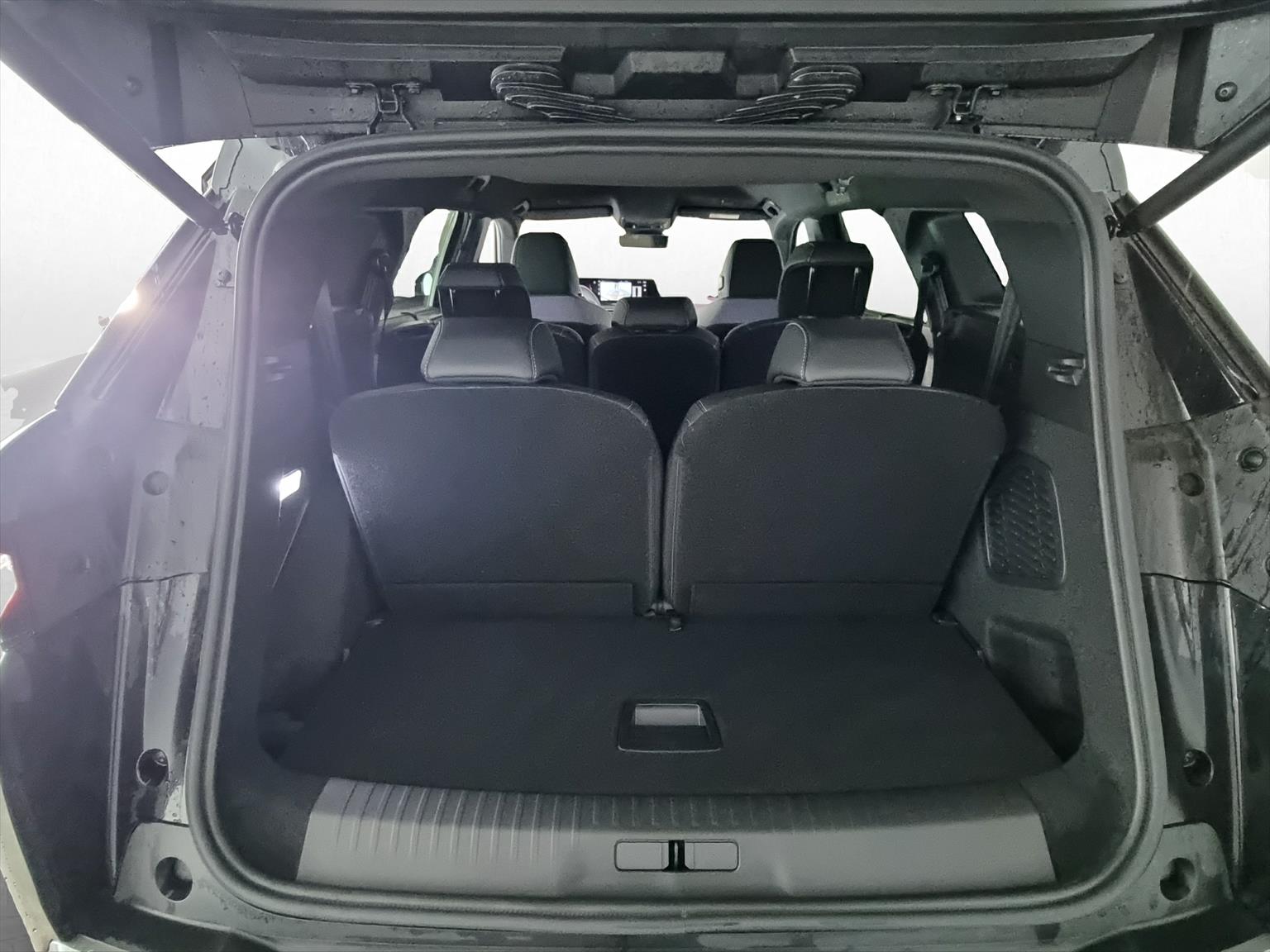 PEUGEOT 5008 145 Hybrid GT 7-Plätzer-image-15