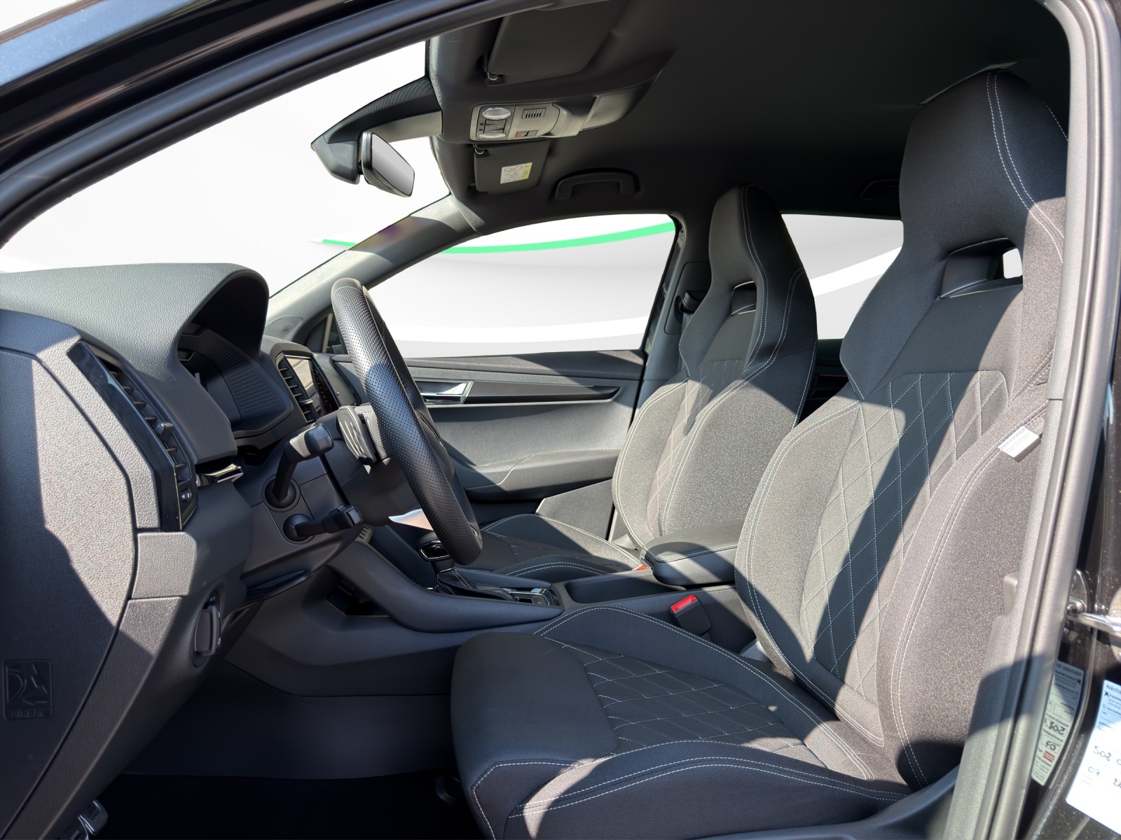 SKODA Karoq 2.0 TSI SportLine 4x4 DSG-image-6