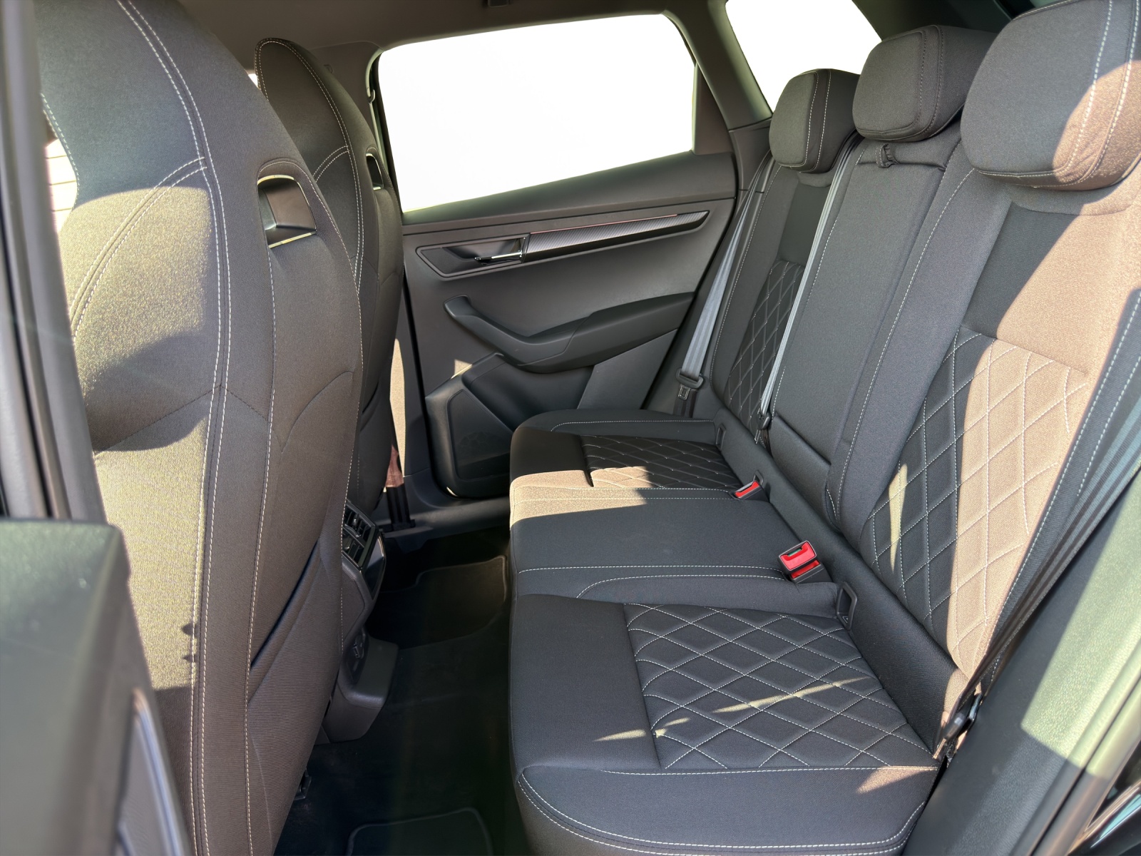 SKODA Karoq 2.0 TSI SportLine 4x4 DSG-image-13