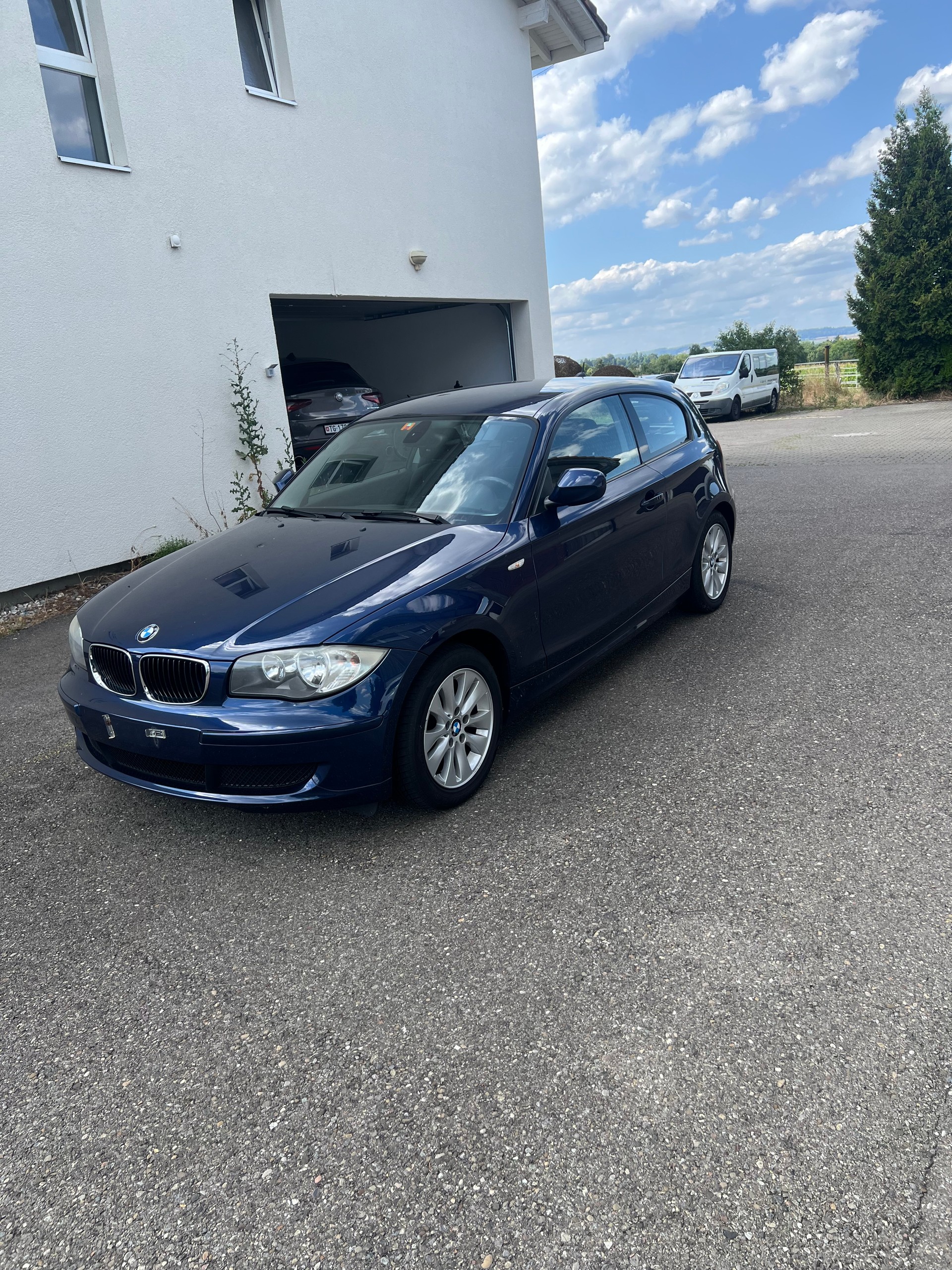 BMW 116i-image-1