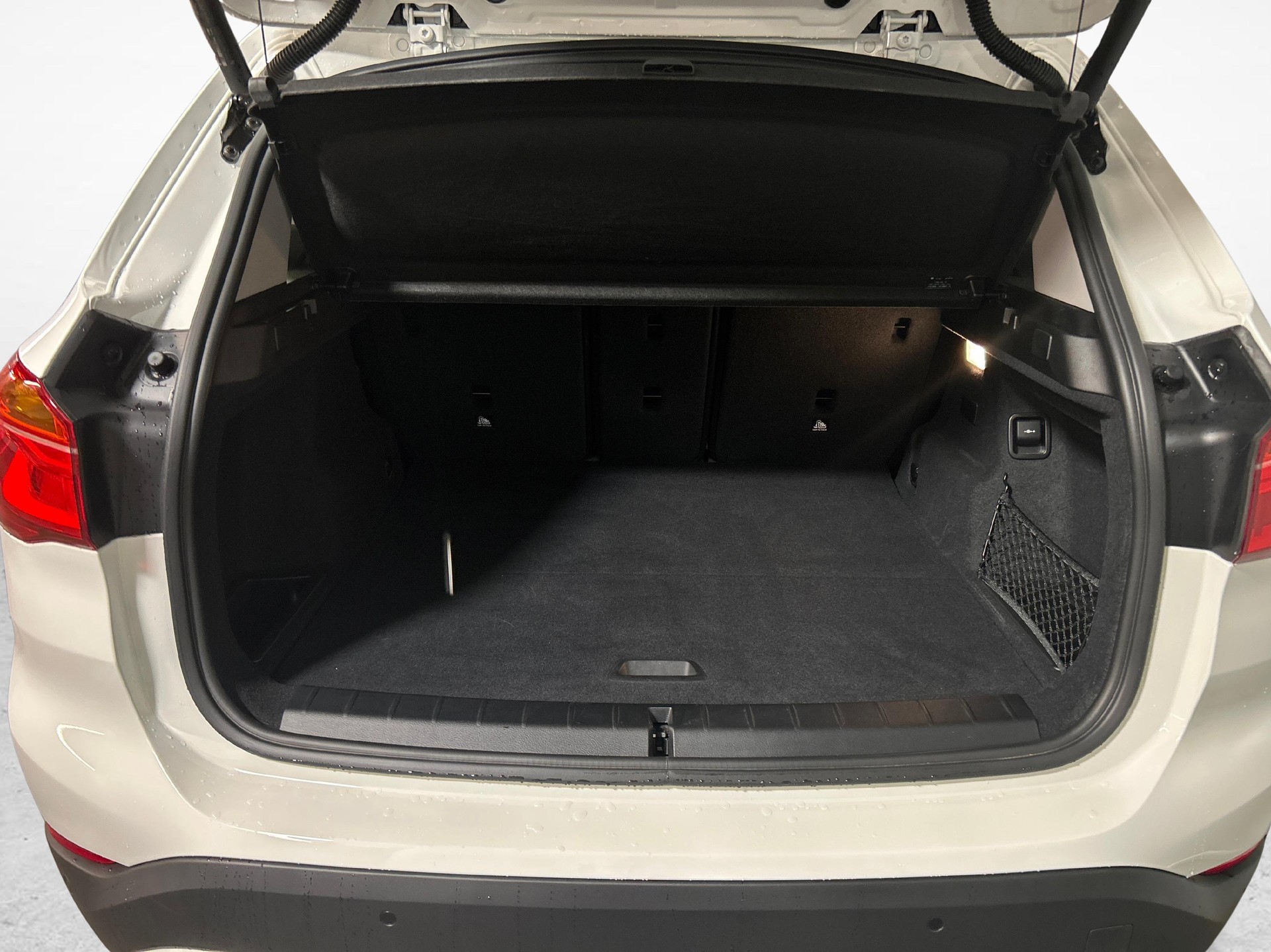 BMW X1 25e xDrive-image-10