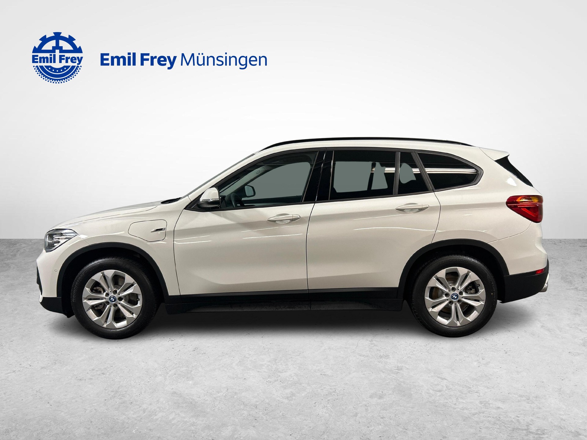 BMW X1 25e xDrive-image-4