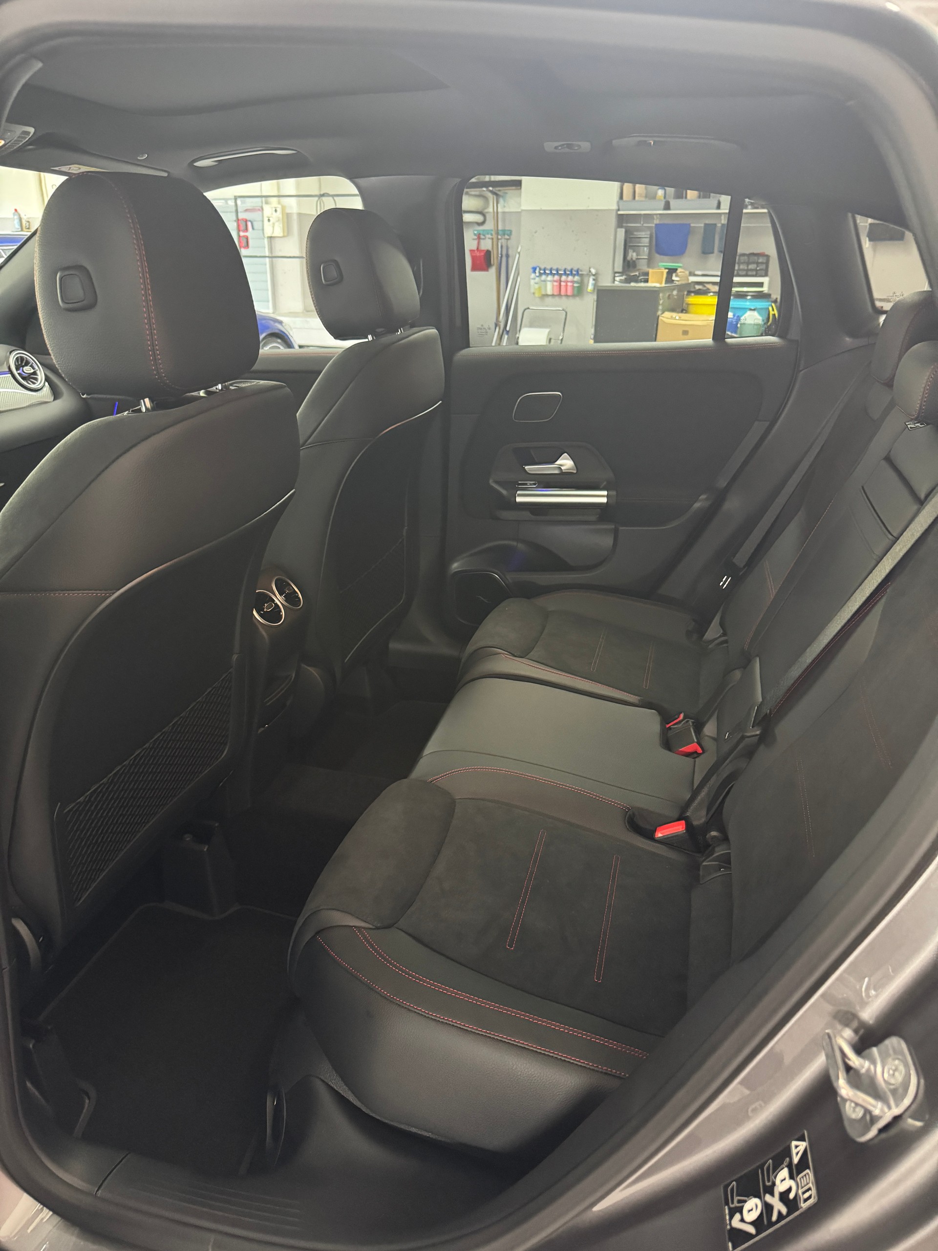 MERCEDES-BENZ GLA 250 4MATIC Swiss Star-image-13