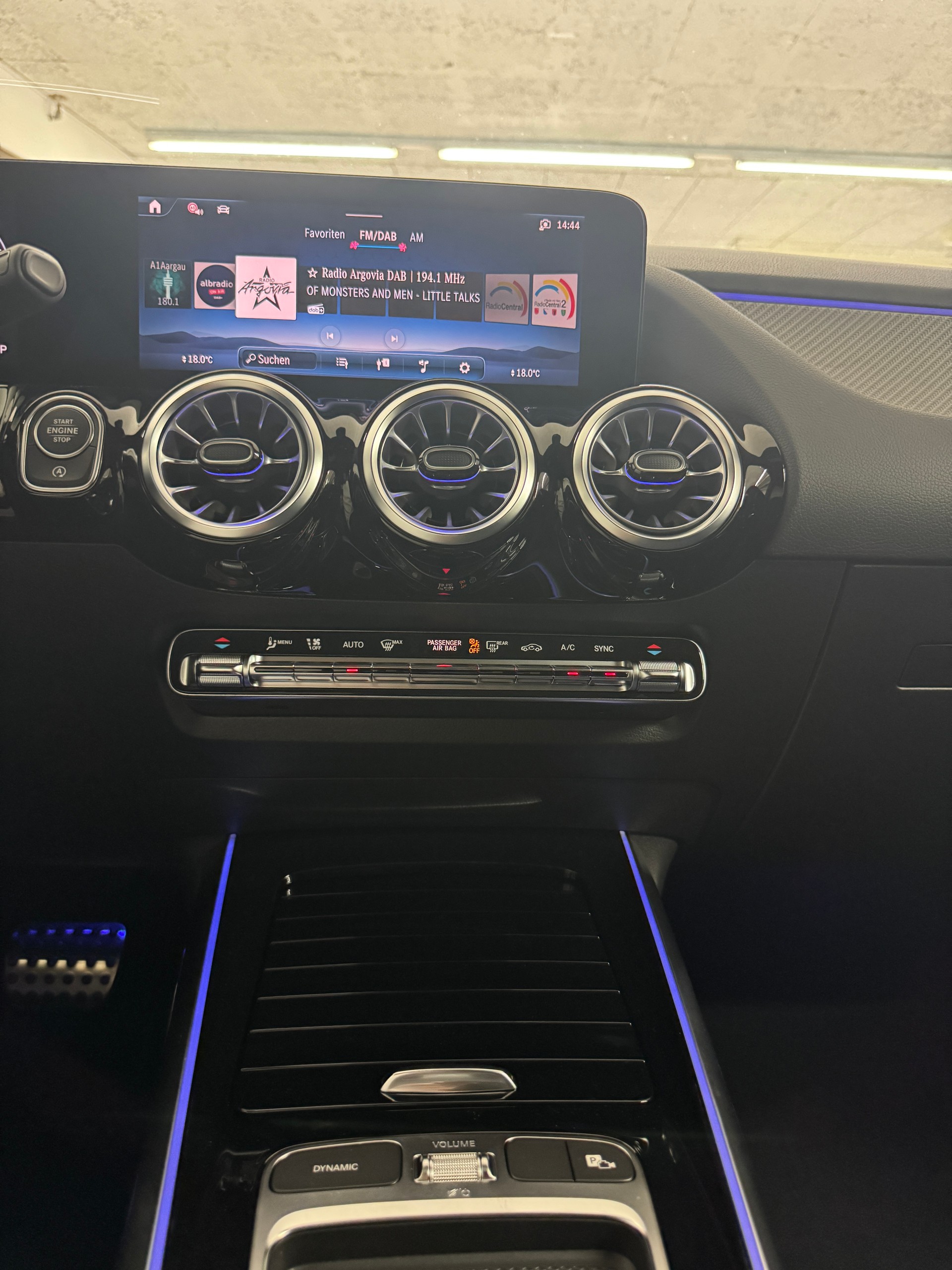 MERCEDES-BENZ GLA 250 4MATIC Swiss Star-image-11