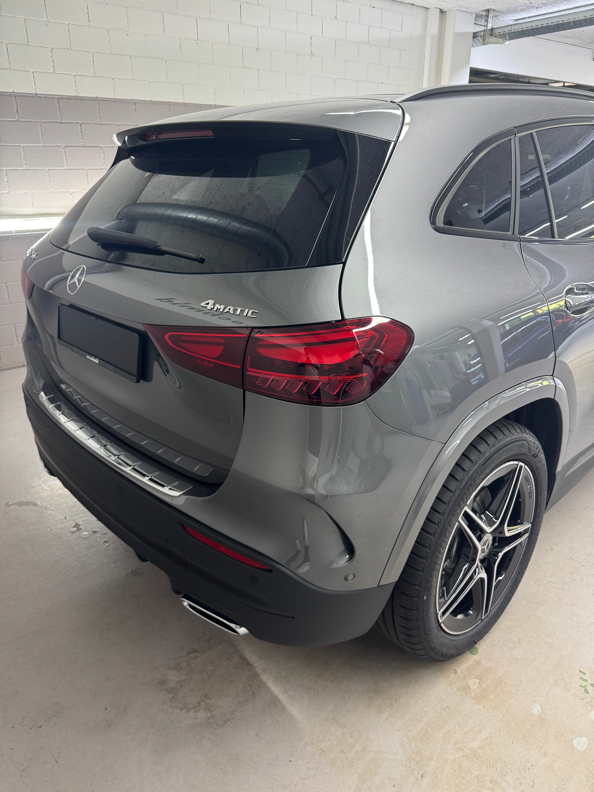 MERCEDES-BENZ GLA 250 4MATIC Swiss Star-image-6
