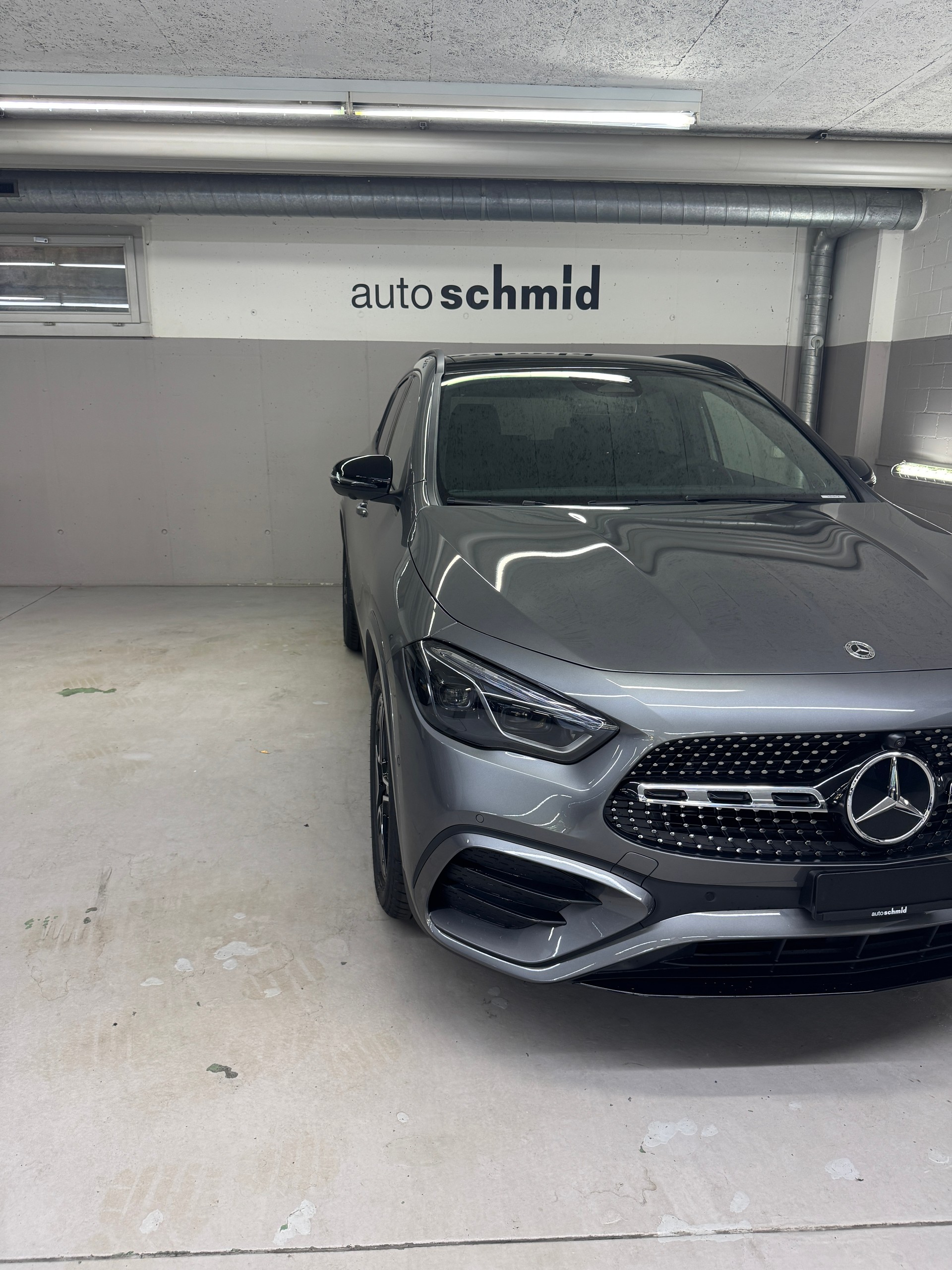 MERCEDES-BENZ GLA 250 4MATIC Swiss Star-showroom-element-1