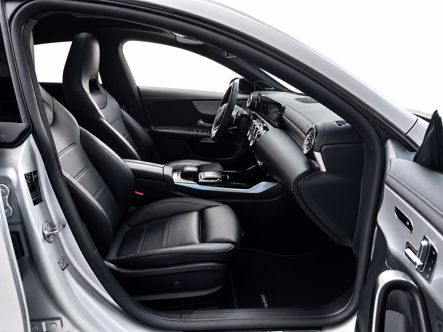 MERCEDES-BENZ CLA 45 S AMG 4matic+ CH FAHRZEUG-image-12