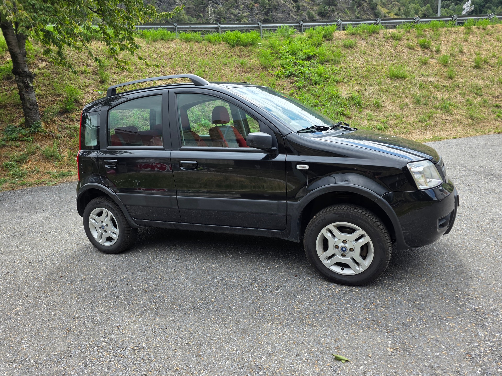 FIAT Panda 1.3 16V JTD Cross 4x4-image-2