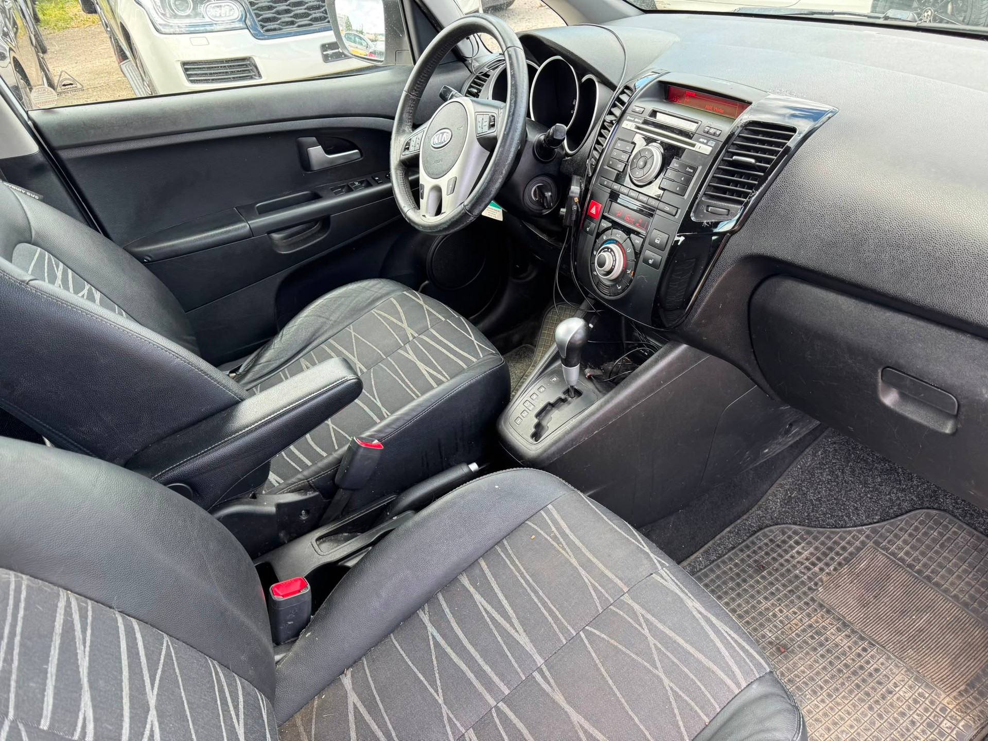 KIA Venga 1.6 CVVT _seven Automatic-image-6