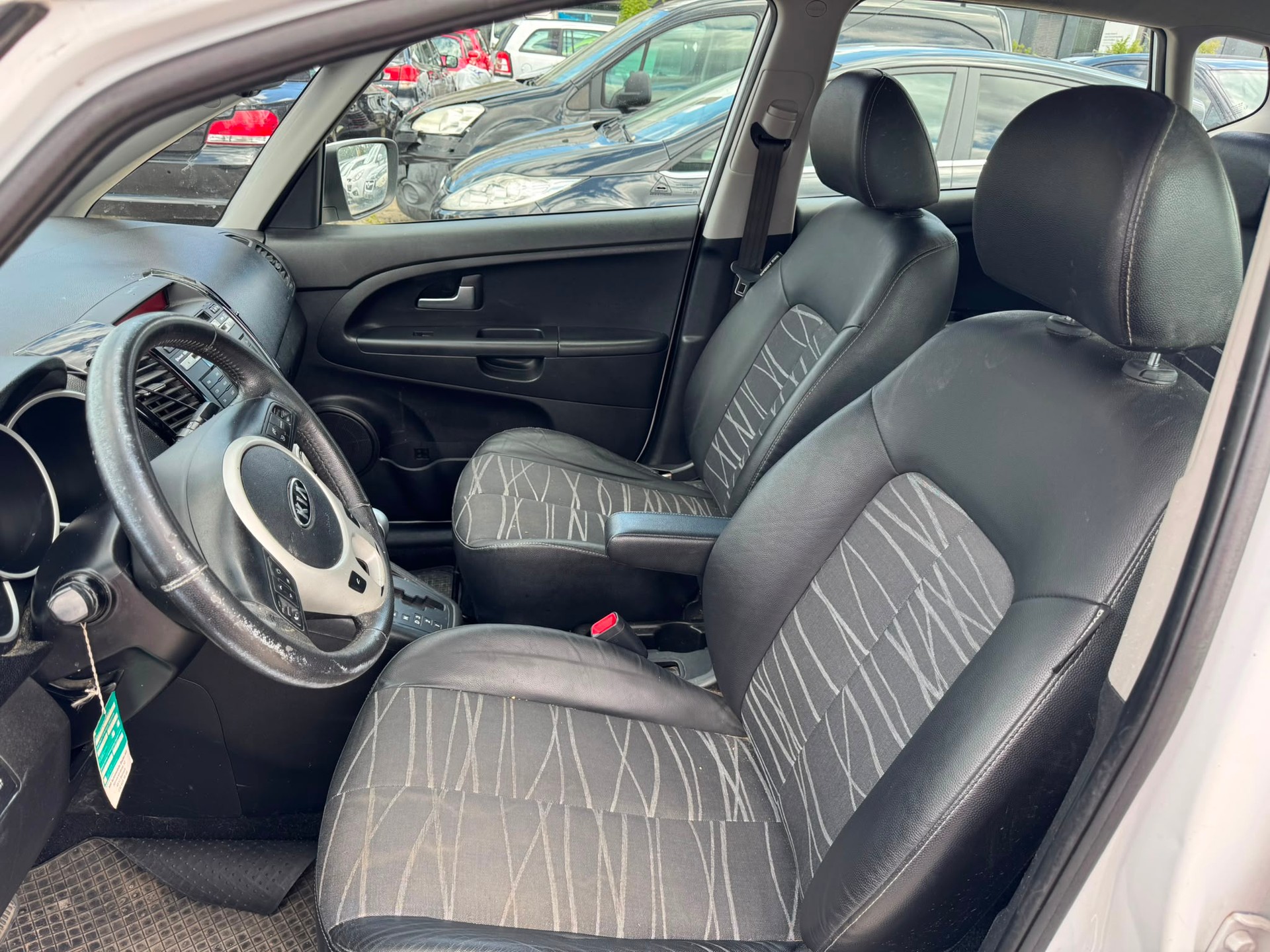 KIA Venga 1.6 CVVT _seven Automatic-image-11