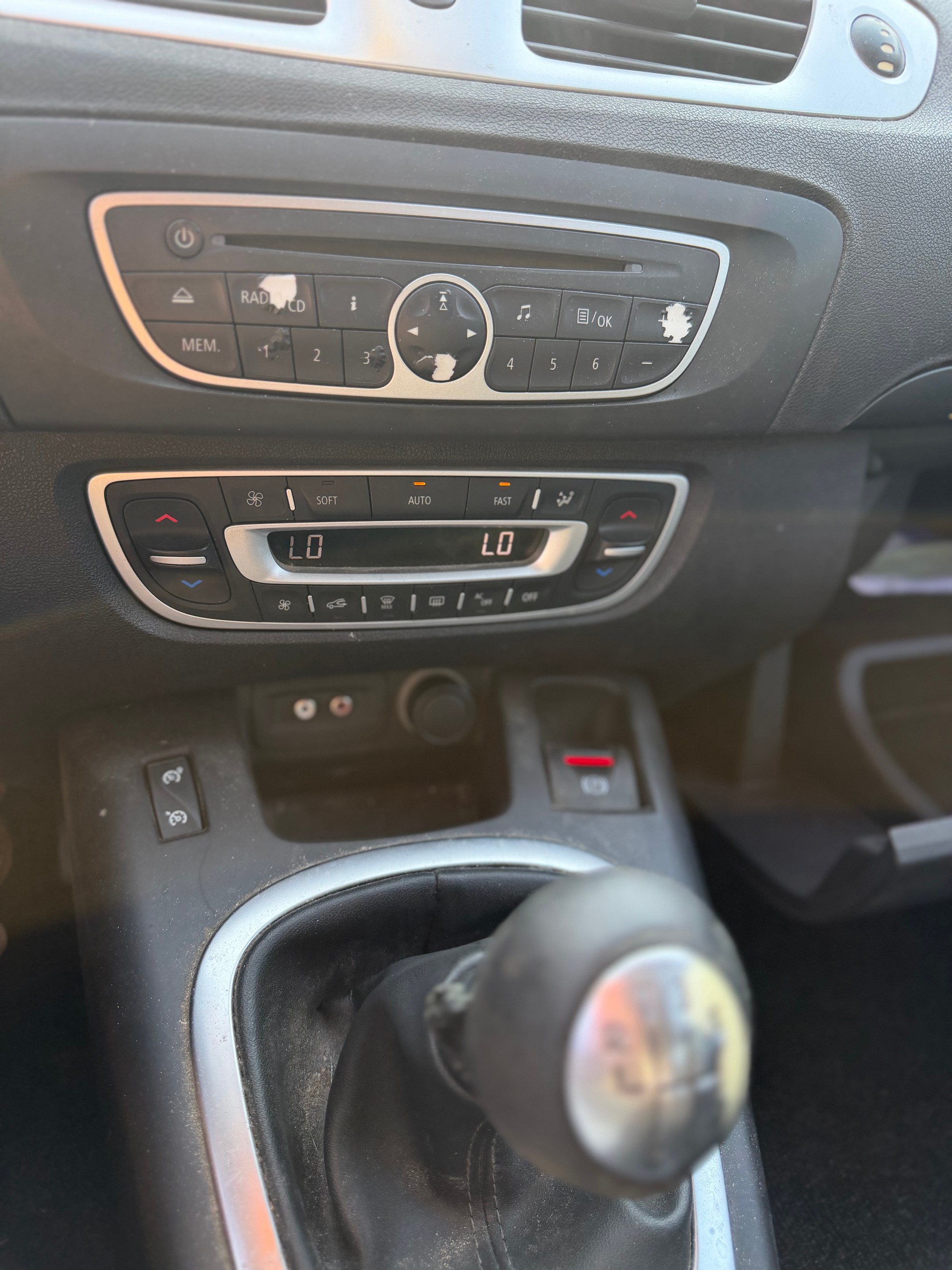 RENAULT Grand Scénic 2.0 dCi Dynamique-image-7