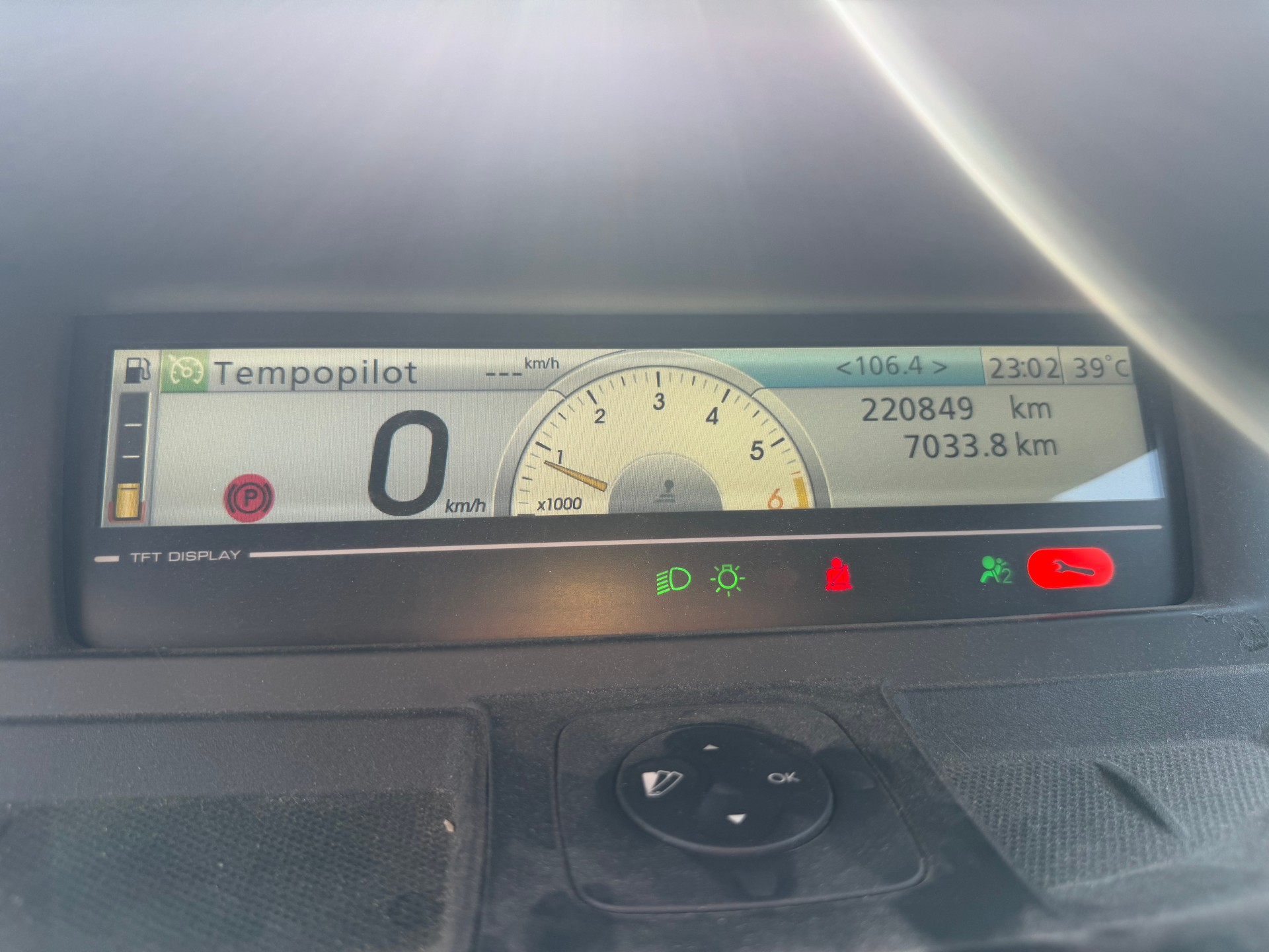 RENAULT Grand Scénic 2.0 dCi Dynamique-image-8