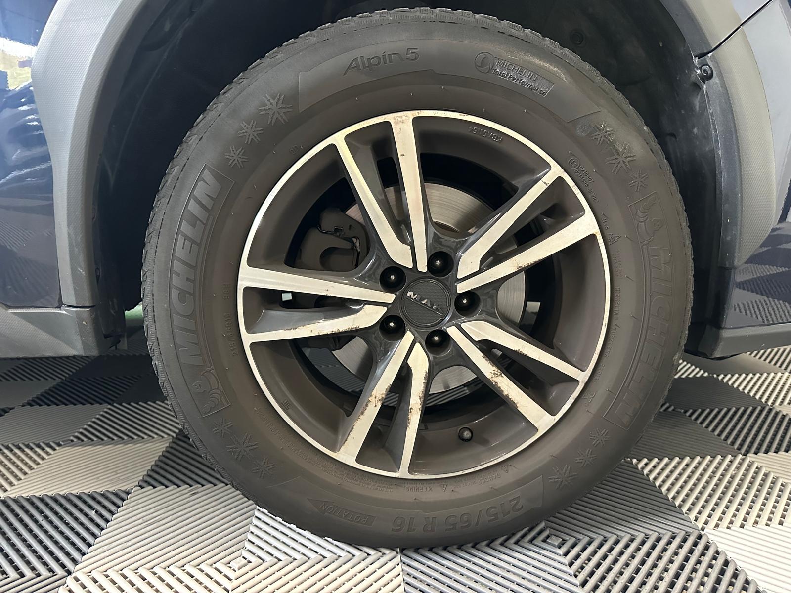 SUBARU XV 2.0 Swiss Three AWD CVT-image-30
