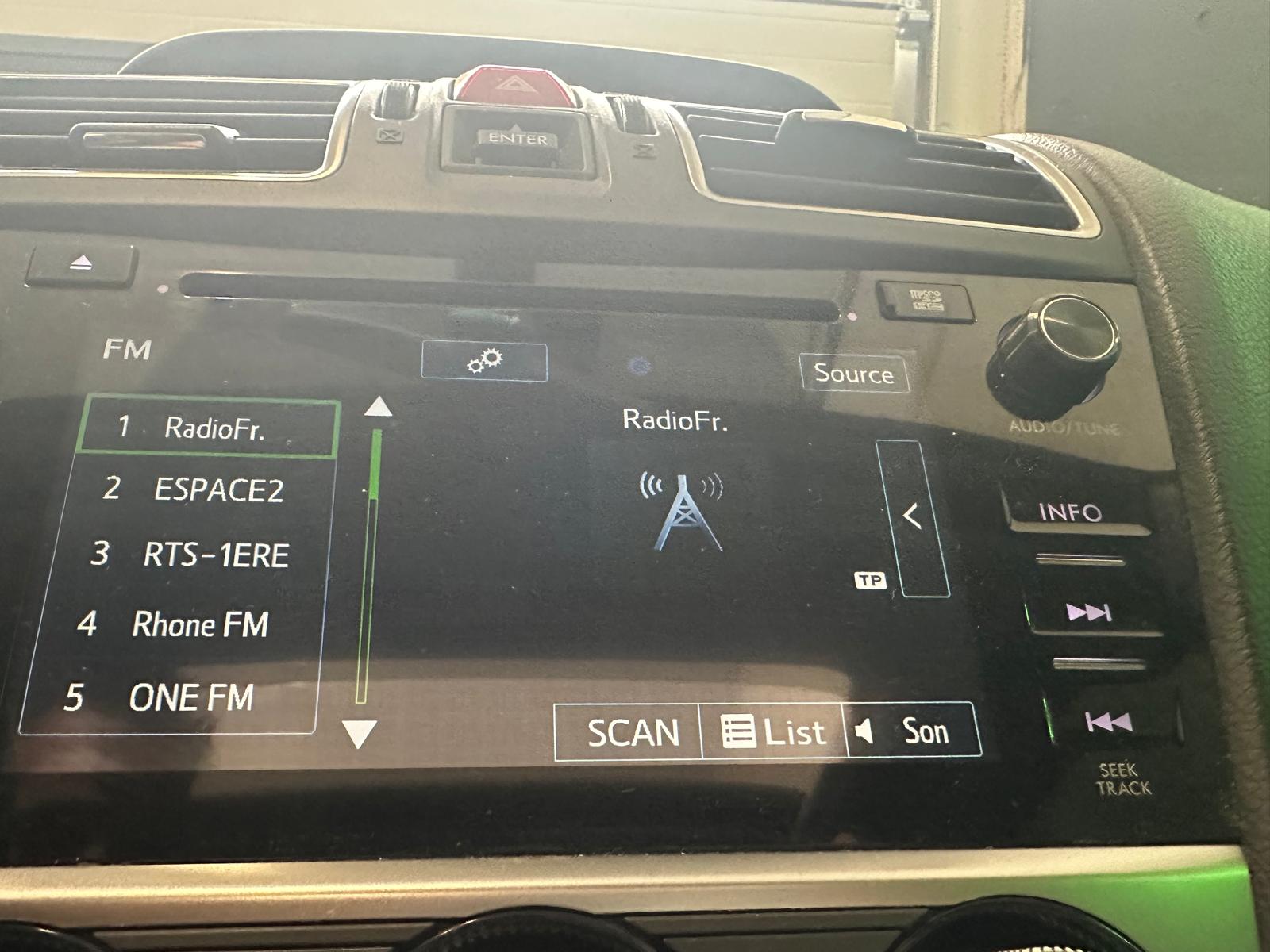 SUBARU XV 2.0 Swiss Three AWD CVT-image-21