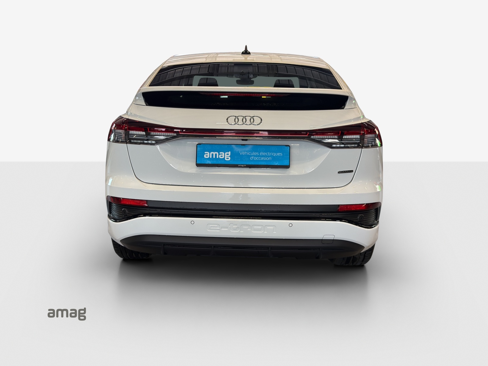 AUDI Q4 Sportback e-tron 50 quattro-showroom-element-3