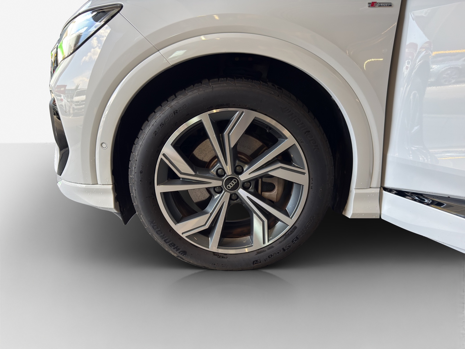 AUDI Q4 Sportback e-tron 50 quattro-image-14