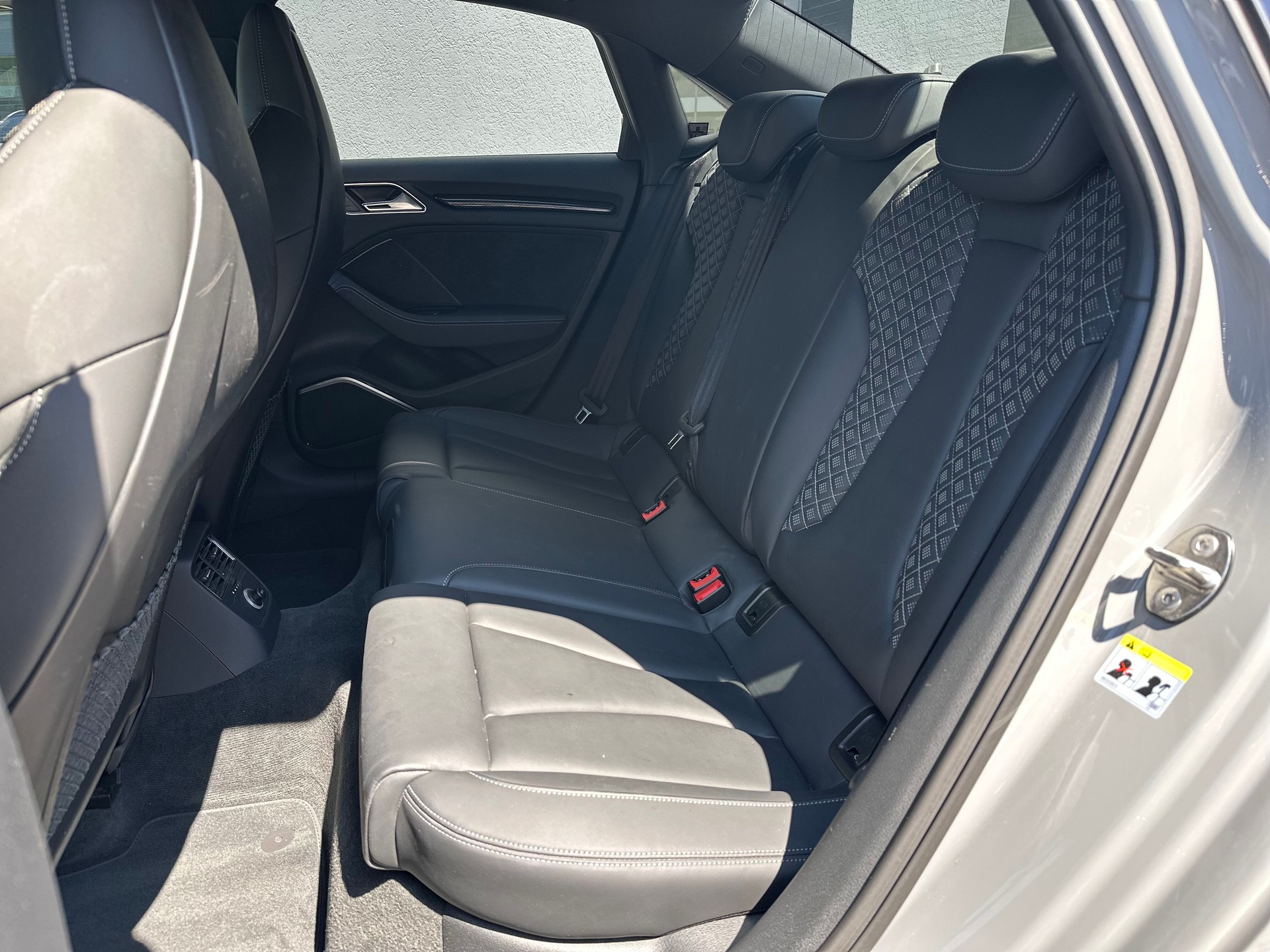 AUDI RS3 Limousine 2.5 TSI quattro S-tronic-image-7