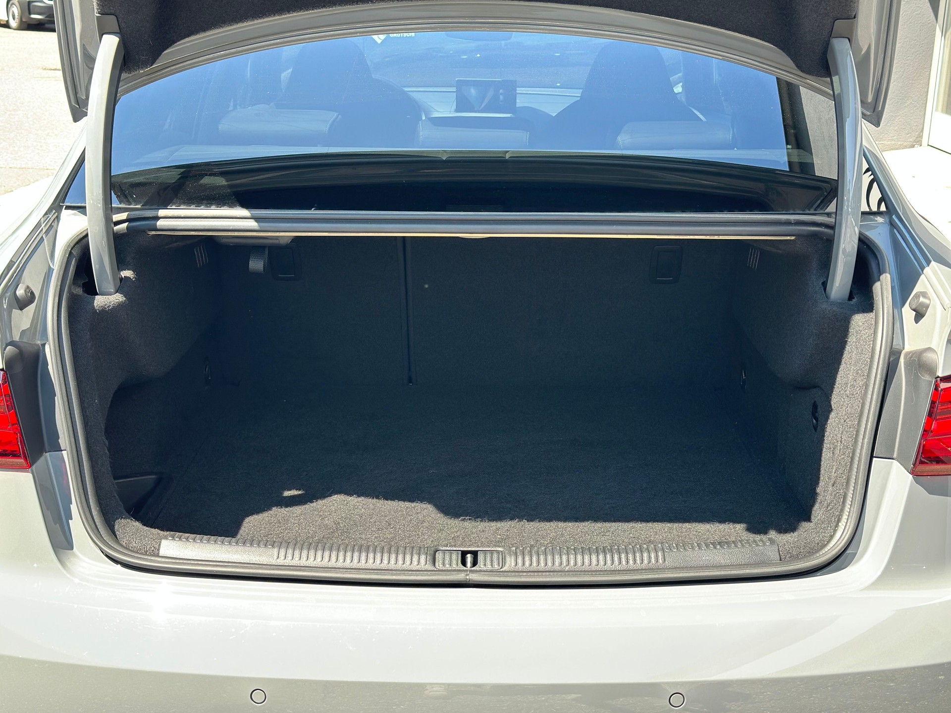 AUDI RS3 Limousine 2.5 TSI quattro S-tronic-image-8
