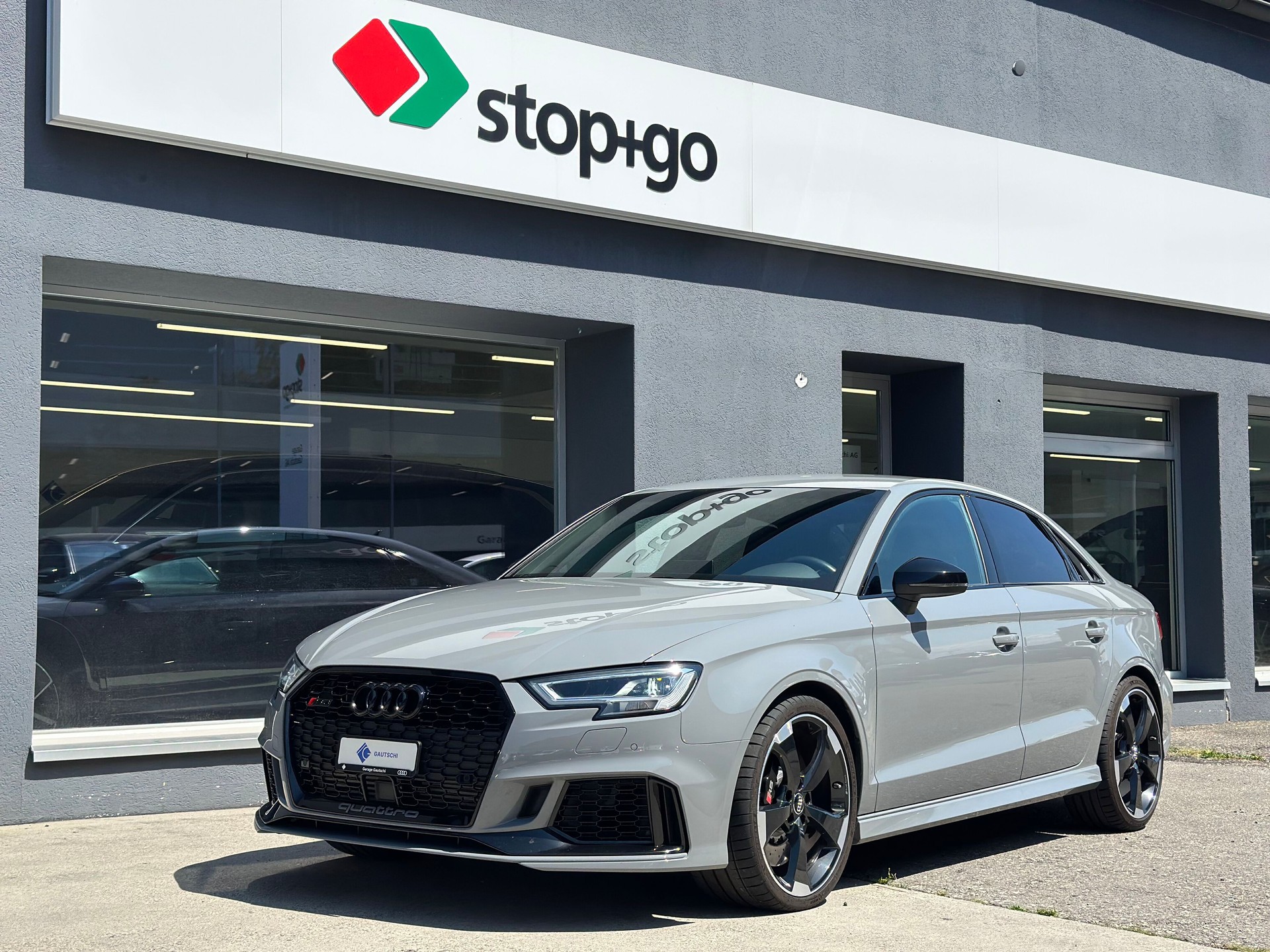 AUDI RS3 Limousine 2.5 TSI quattro S-tronic-image-0