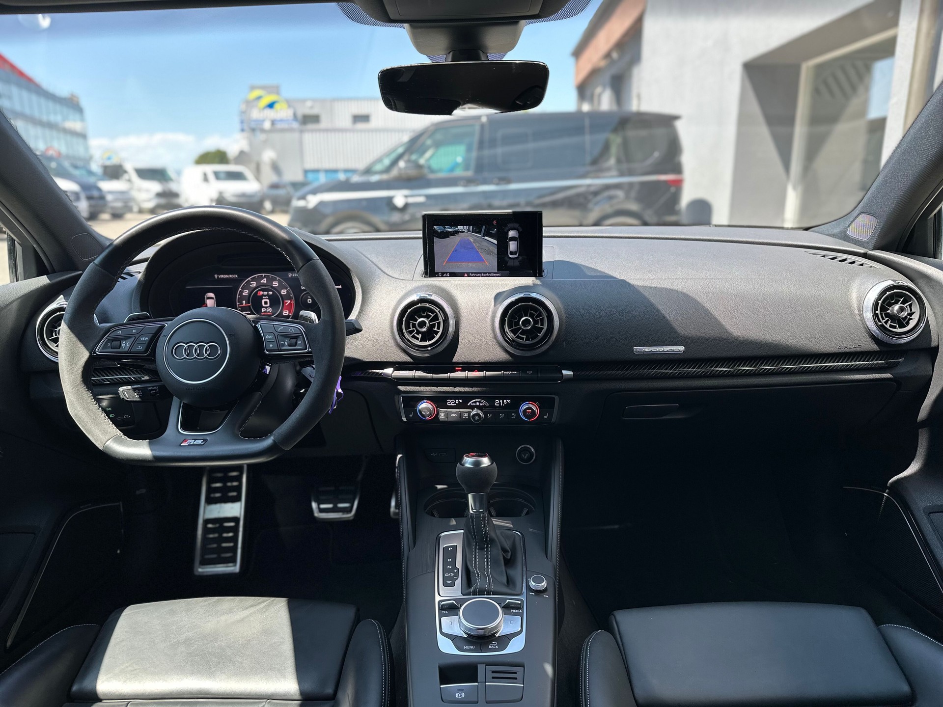 AUDI RS3 Limousine 2.5 TSI quattro S-tronic-image-6