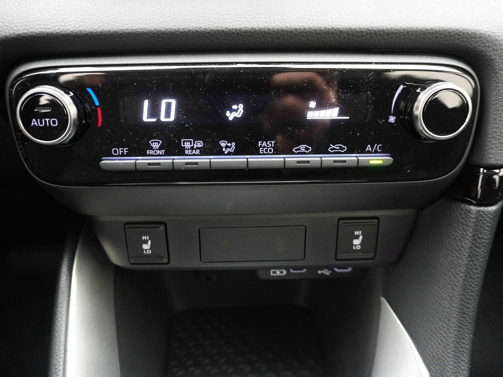 MAZDA 2 1.5 Hybrid Centre-Line-image-15