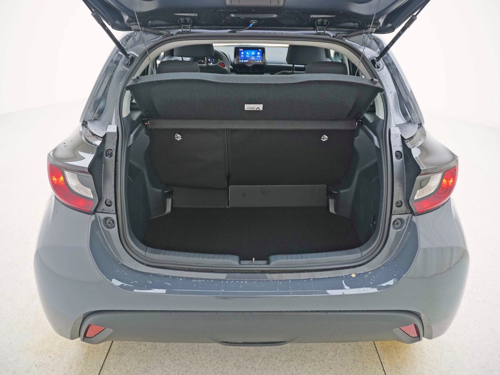 MAZDA 2 1.5 Hybrid Centre-Line-image-18