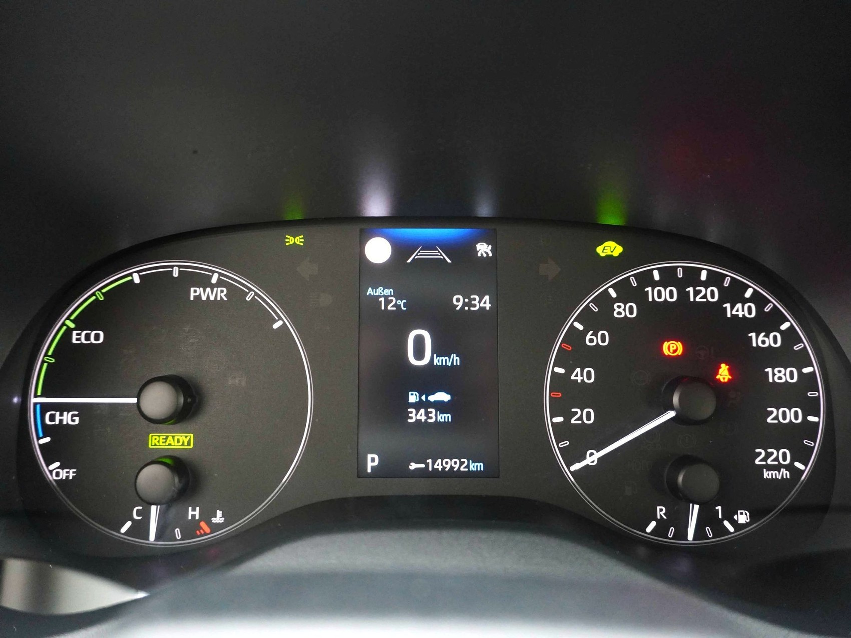 MAZDA 2 1.5 Hybrid Centre-Line-image-11