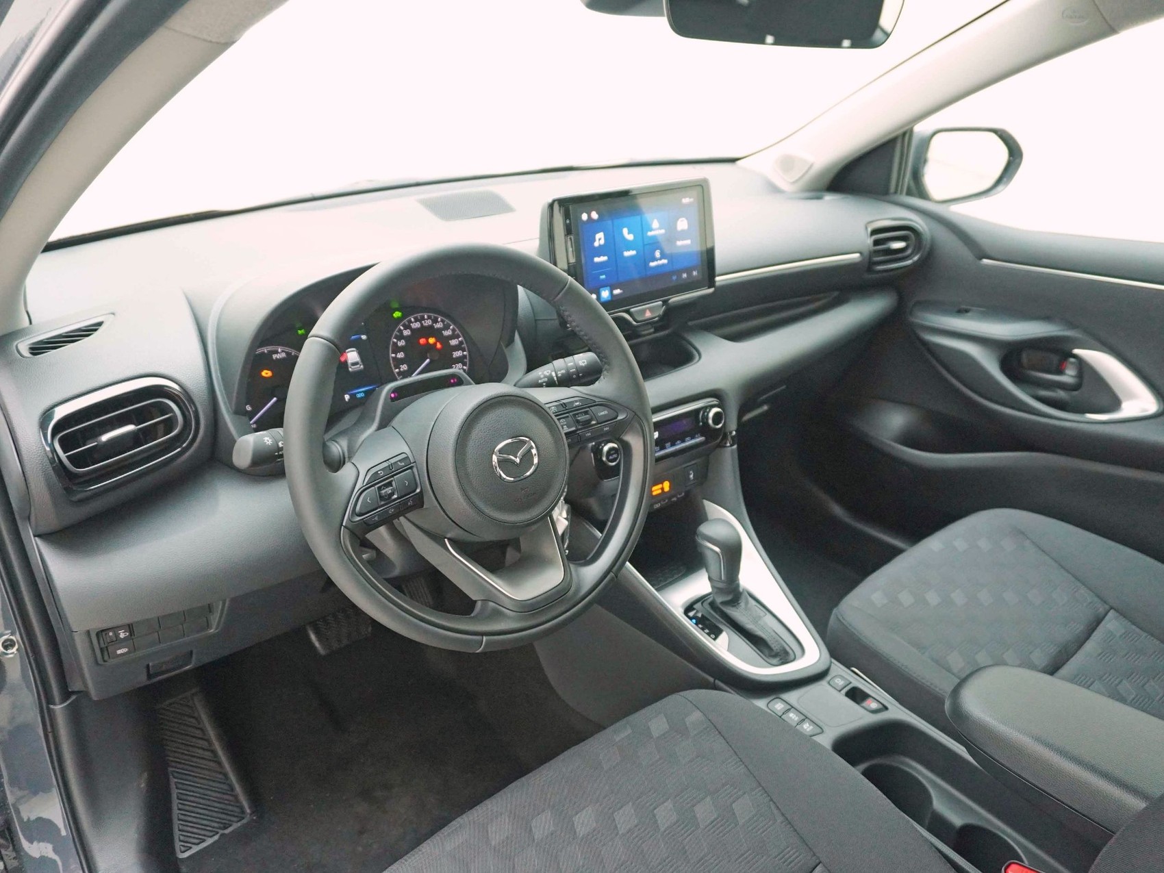 MAZDA 2 1.5 Hybrid Centre-Line-image-7