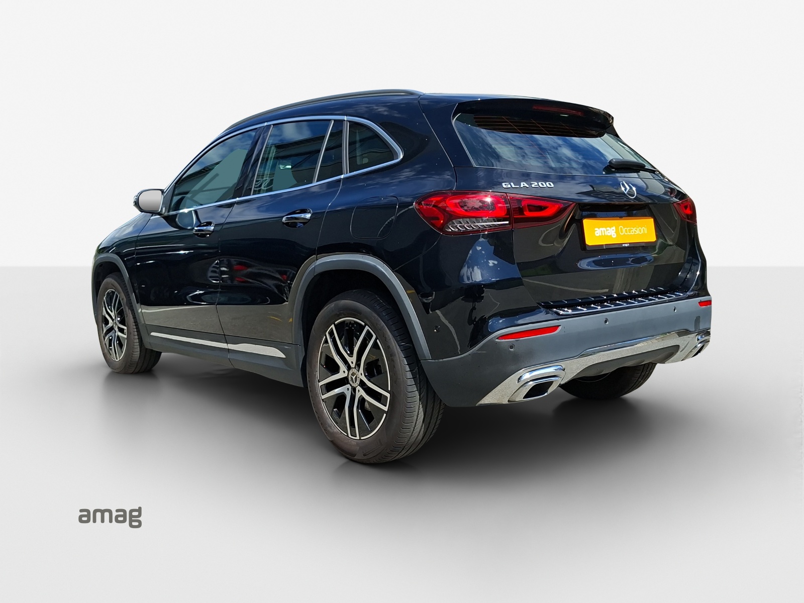 MERCEDES-BENZ GLA 200 Progressive 7G-DCT-image-2