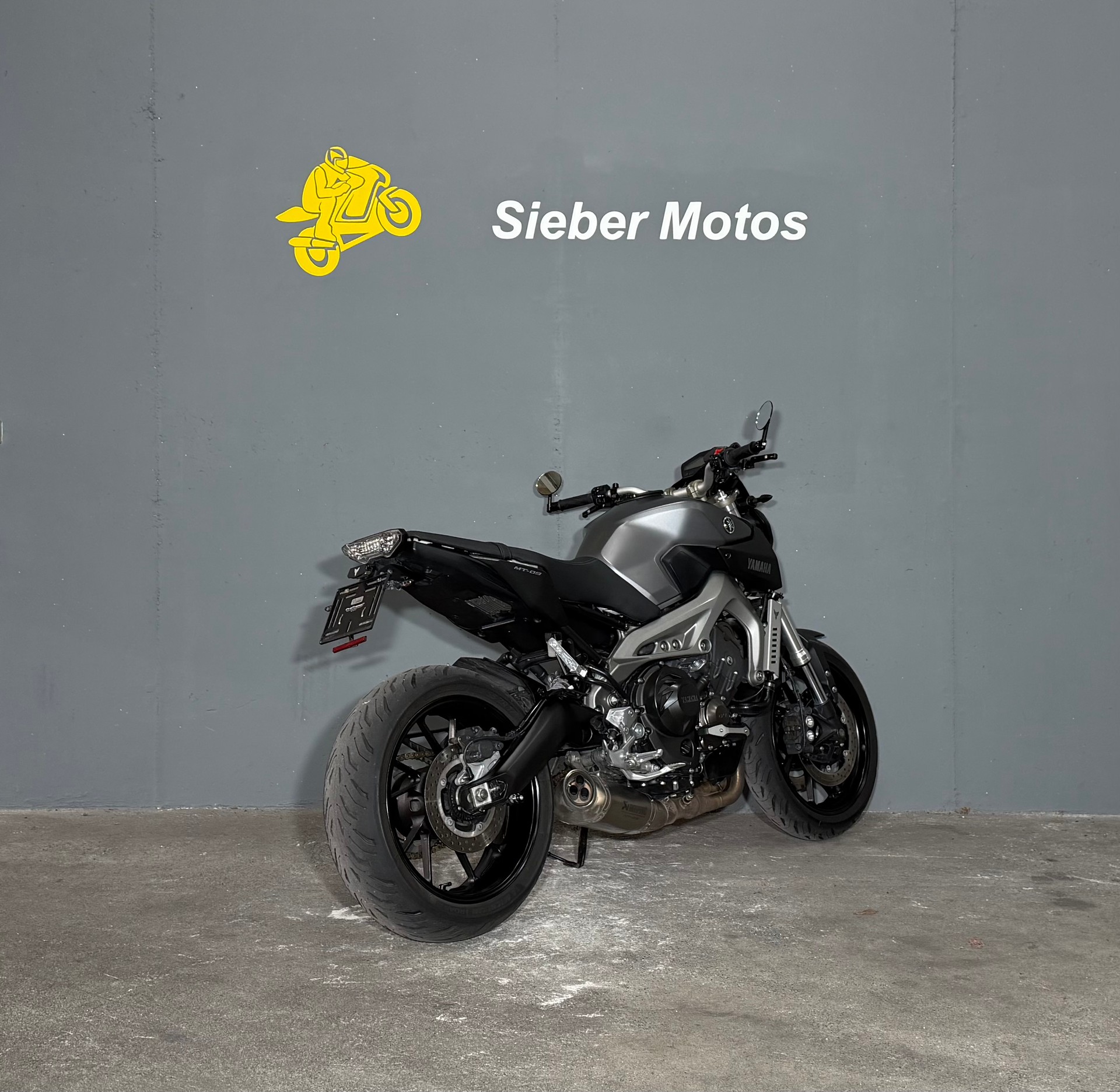 YAMAHA MT-09 ABS-showroom-element-3