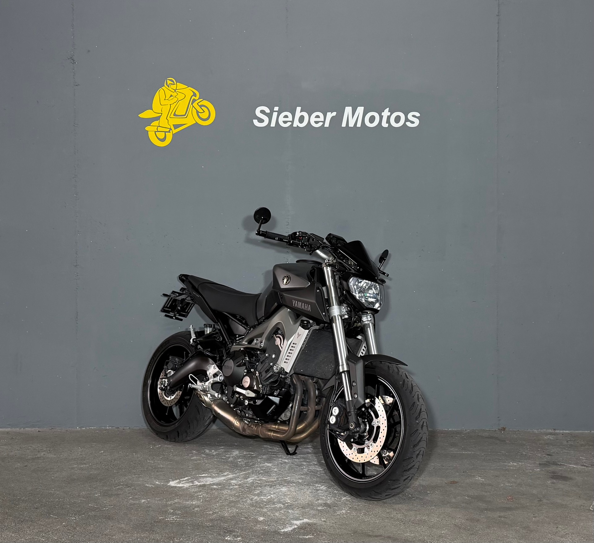 YAMAHA MT-09 ABS-showroom-element-1