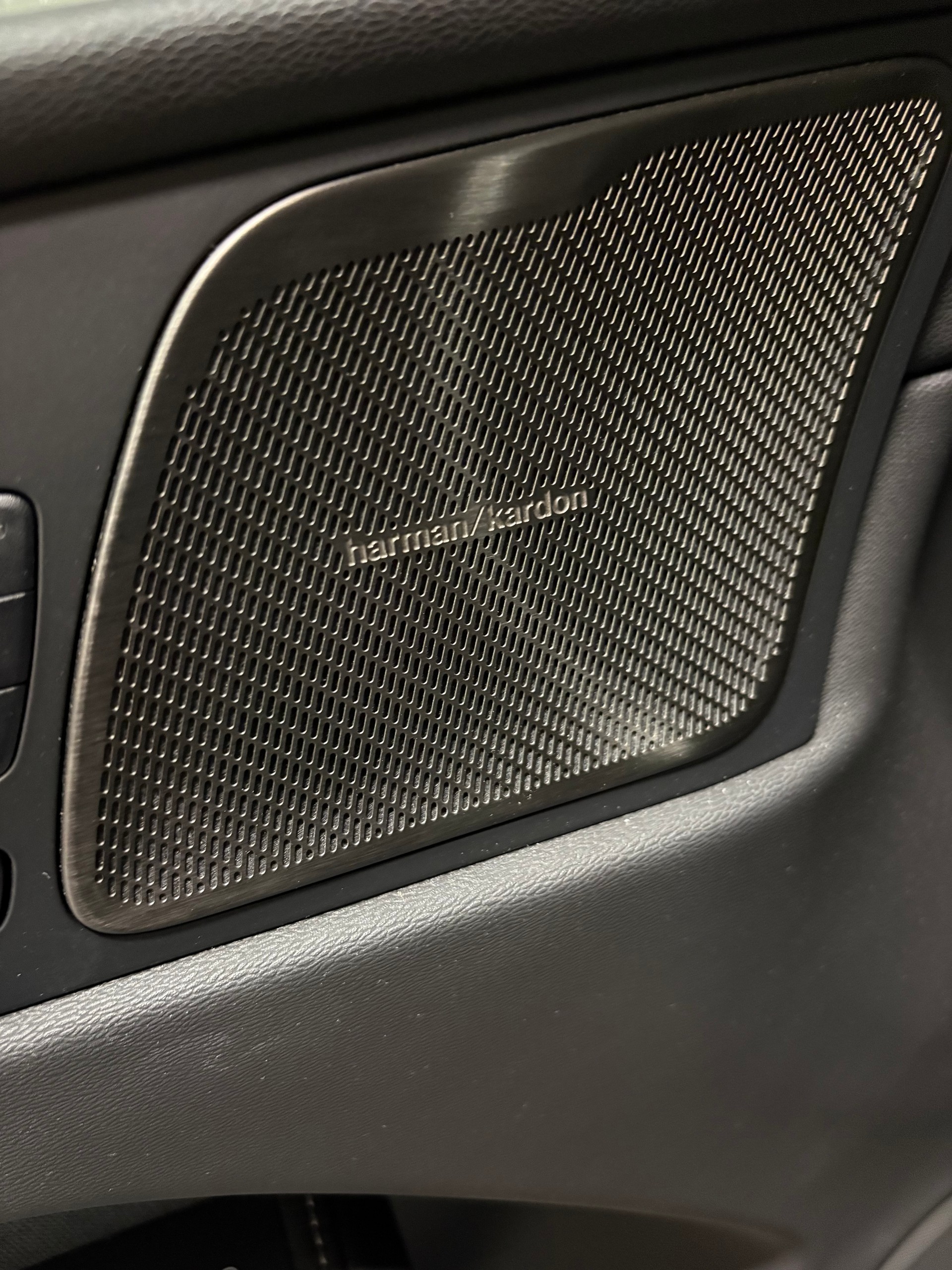 VOLVO 2.0 T8 TE XCENTRIC Black Edition eAWD-image-5