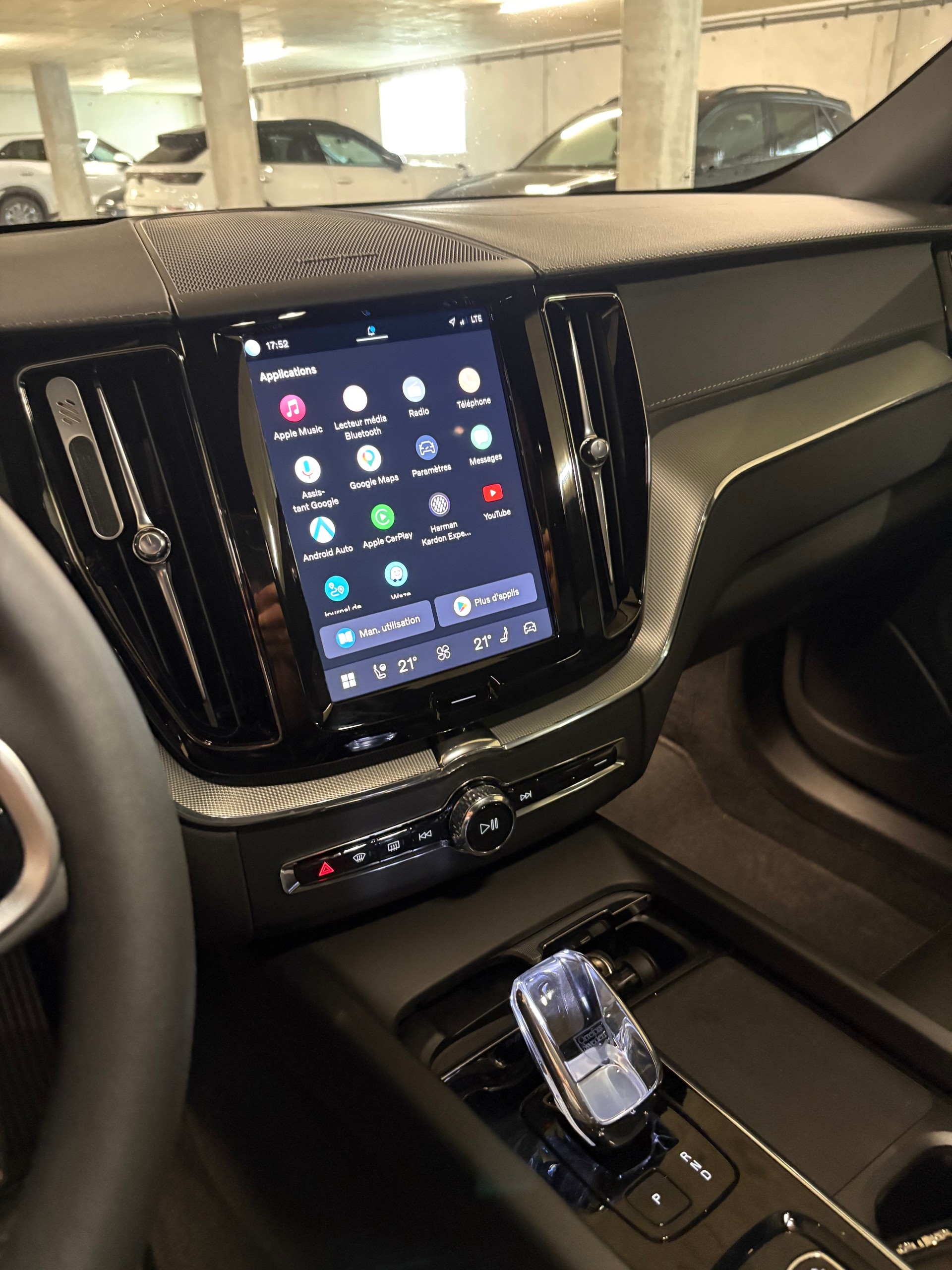 VOLVO 2.0 T8 TE XCENTRIC Black Edition eAWD-image-3