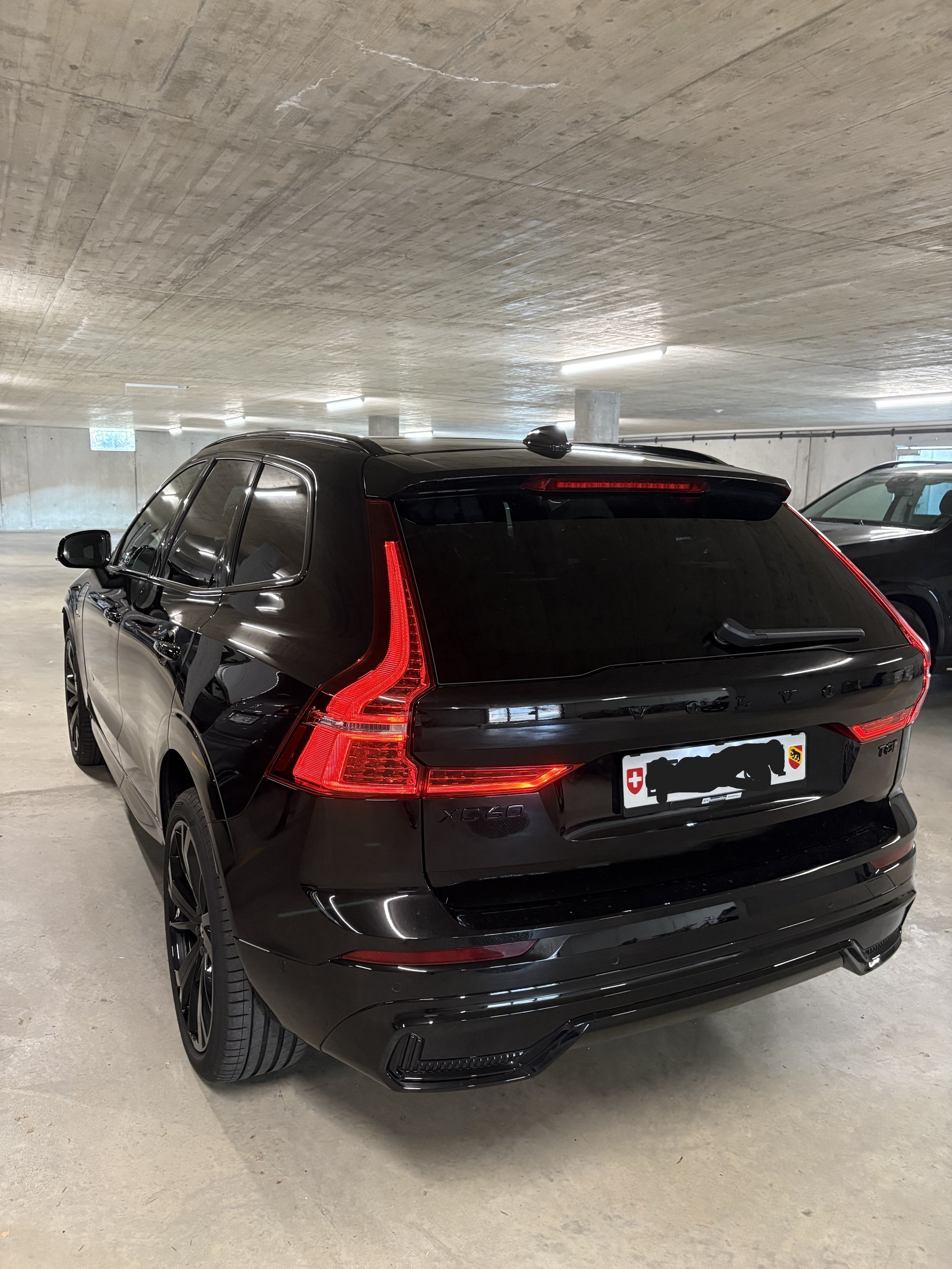 VOLVO 2.0 T8 TE XCENTRIC Black Edition eAWD-image-0