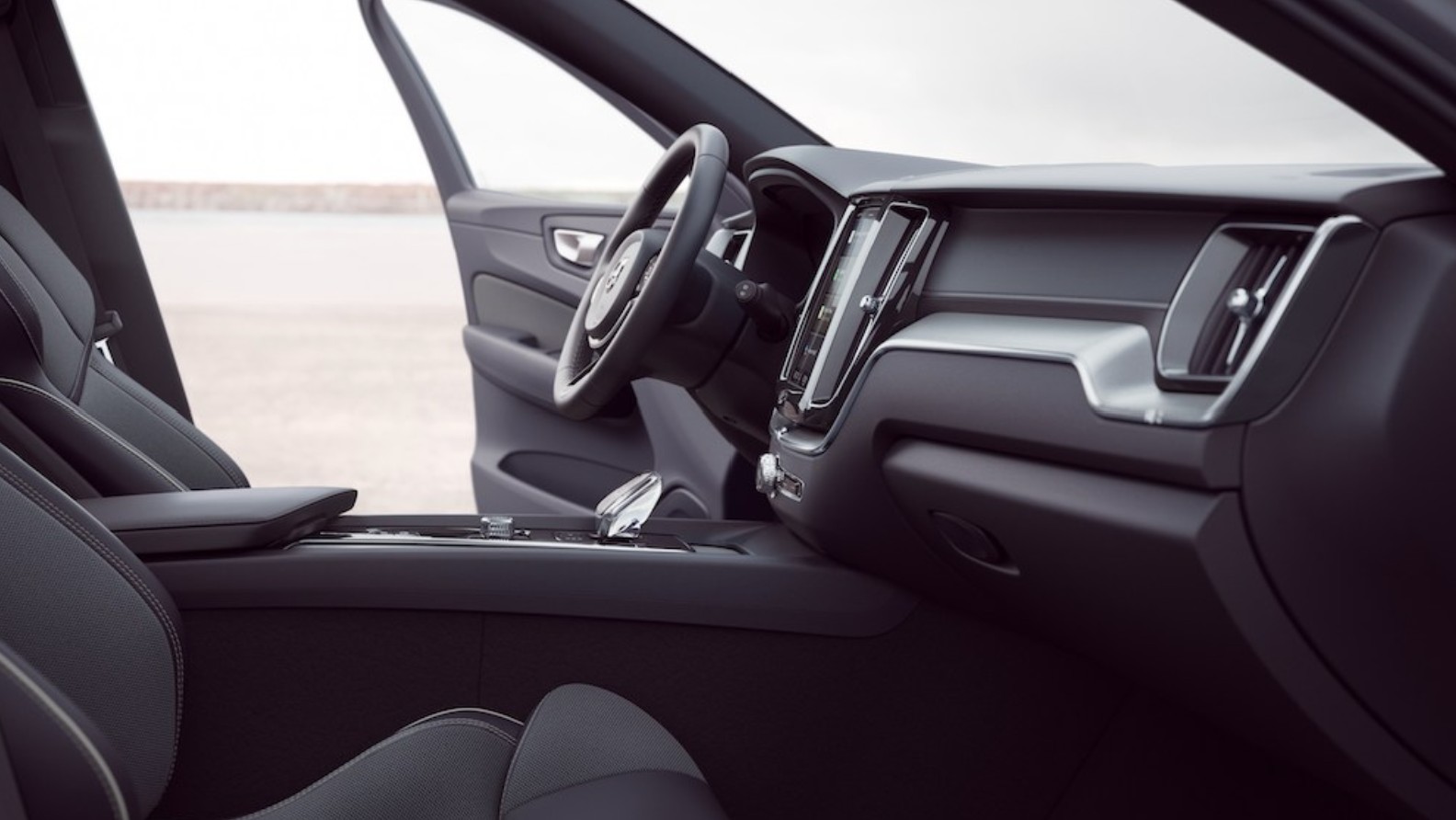 VOLVO 2.0 T8 TE XCENTRIC Black Edition eAWD-image-2