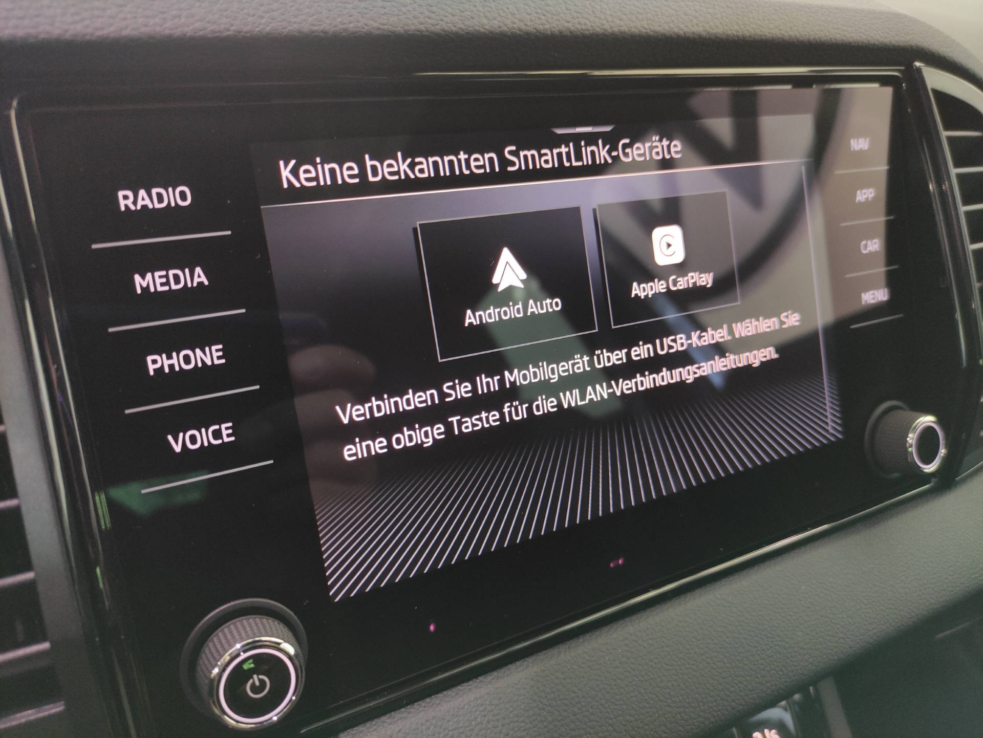 SKODA Karoq 2.0 TSI SportLine 4x4 DSG-image-10