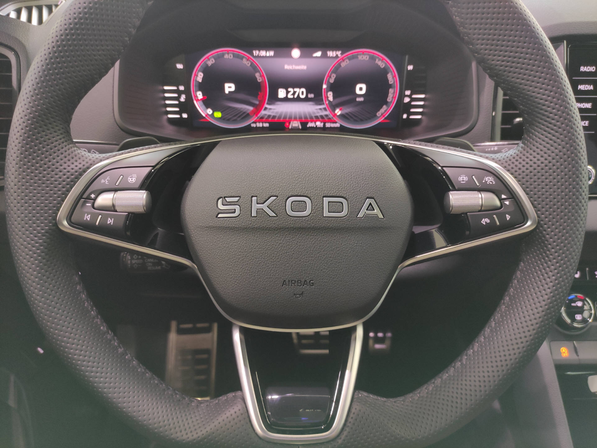 SKODA Karoq 2.0 TSI SportLine 4x4 DSG-image-7