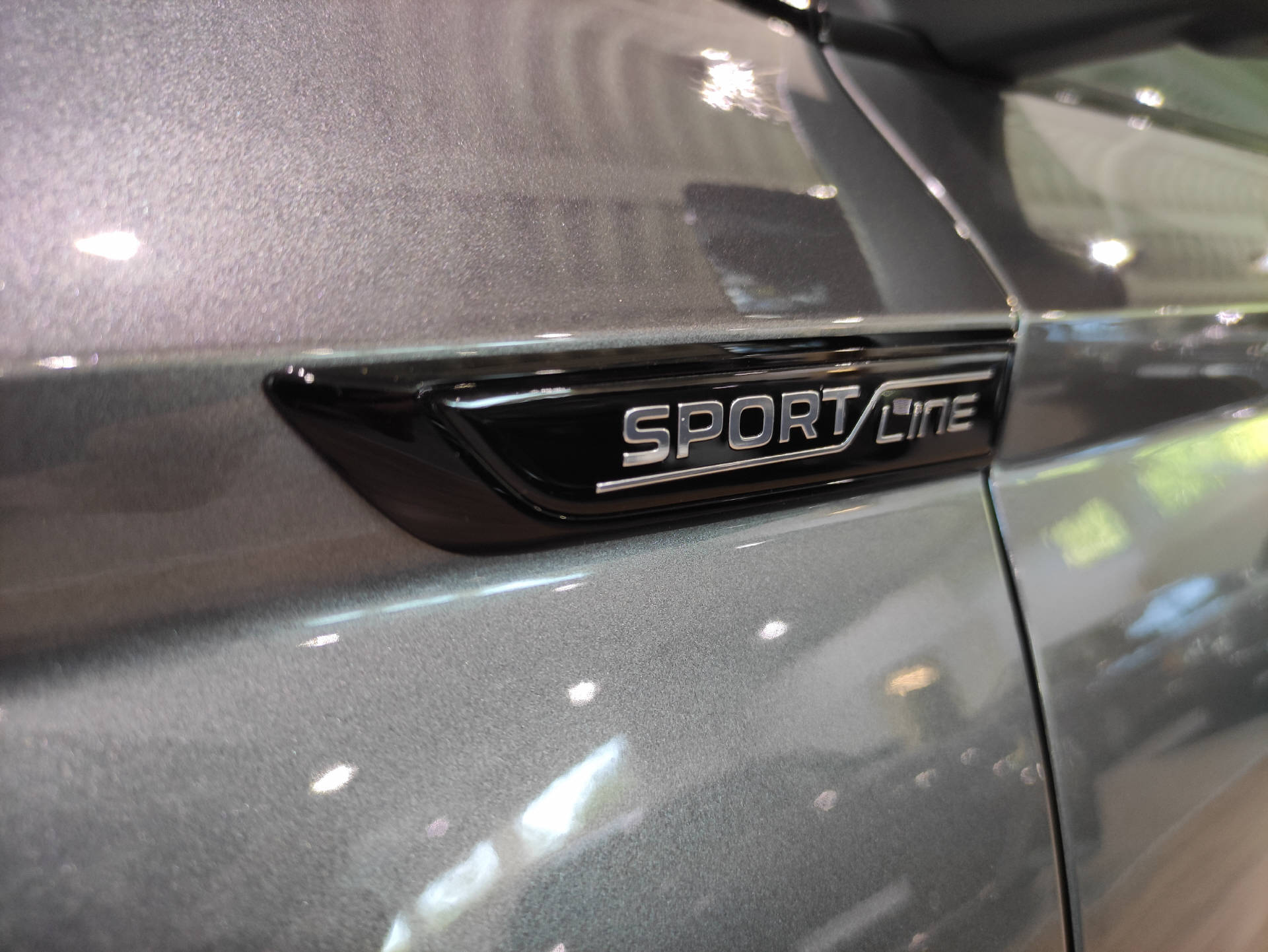 SKODA Karoq 2.0 TSI SportLine 4x4 DSG-image-2