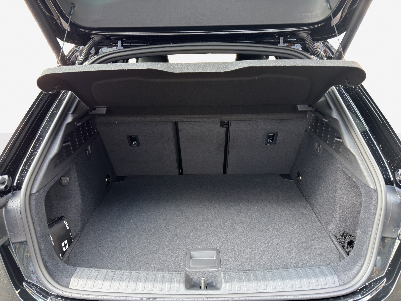 AUDI S3 Sportback TFSI quattro S-tronic-image-12