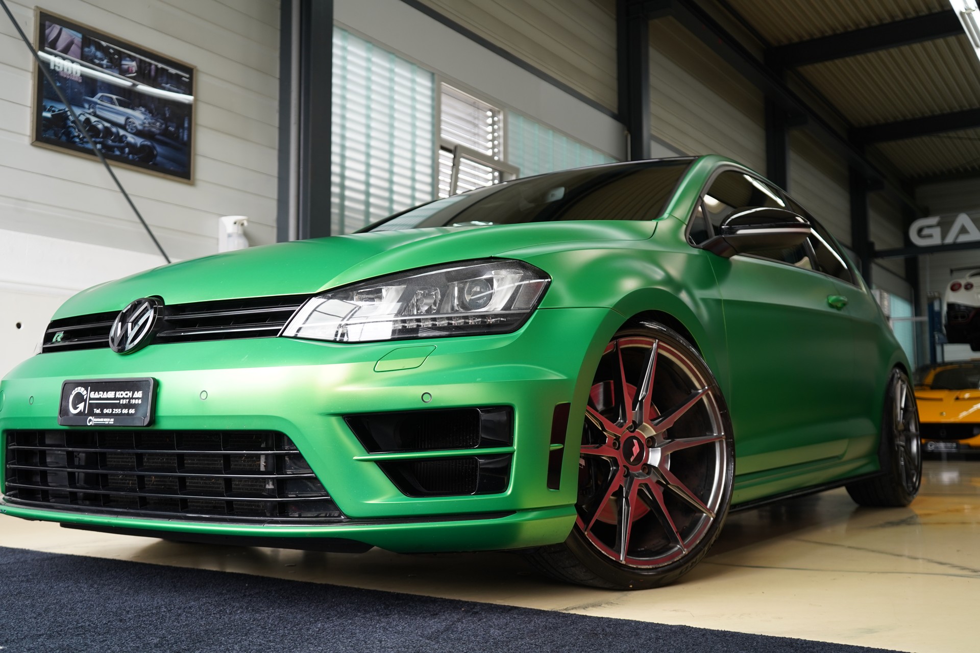 VW Golf 2.0 TSI R 4Motion DSG-image-1