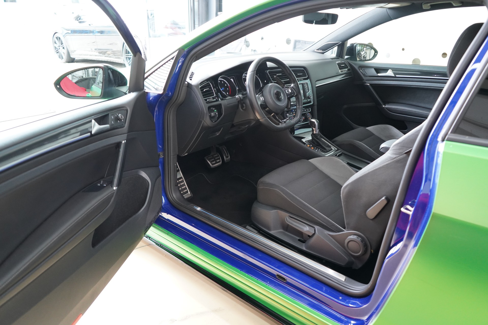VW Golf 2.0 TSI R 4Motion DSG-image-13