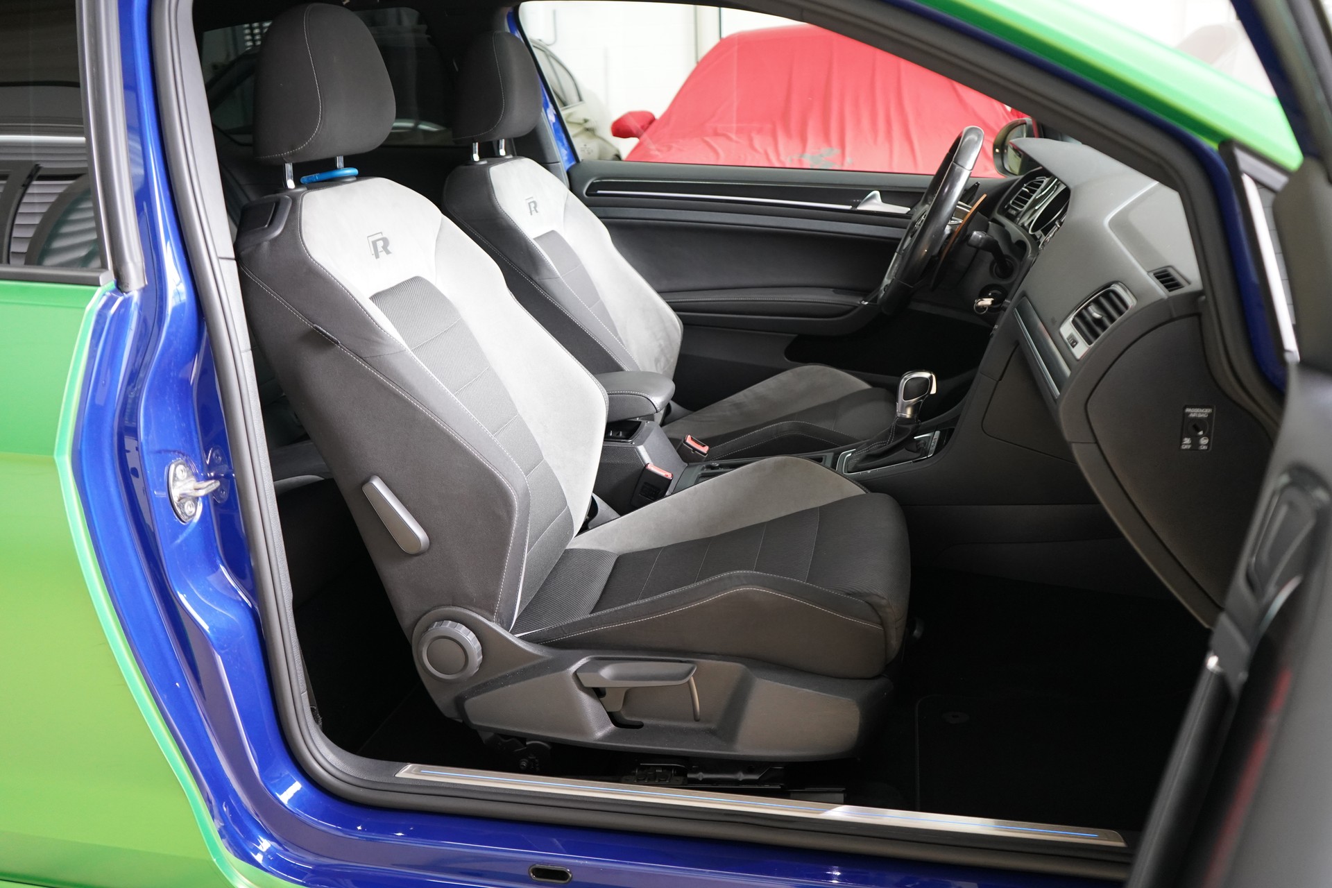 VW Golf 2.0 TSI R 4Motion DSG-image-28