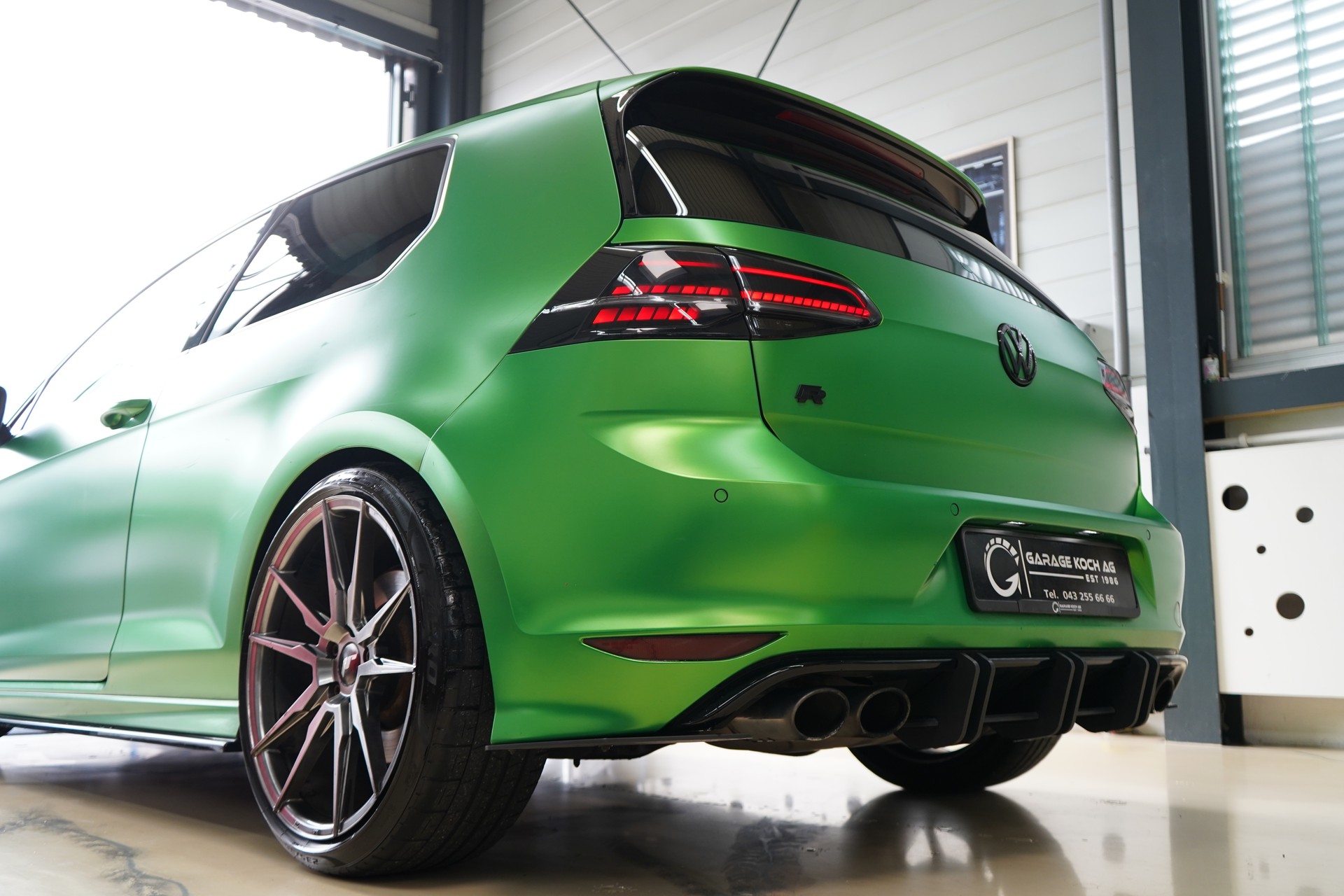VW Golf 2.0 TSI R 4Motion DSG-image-5