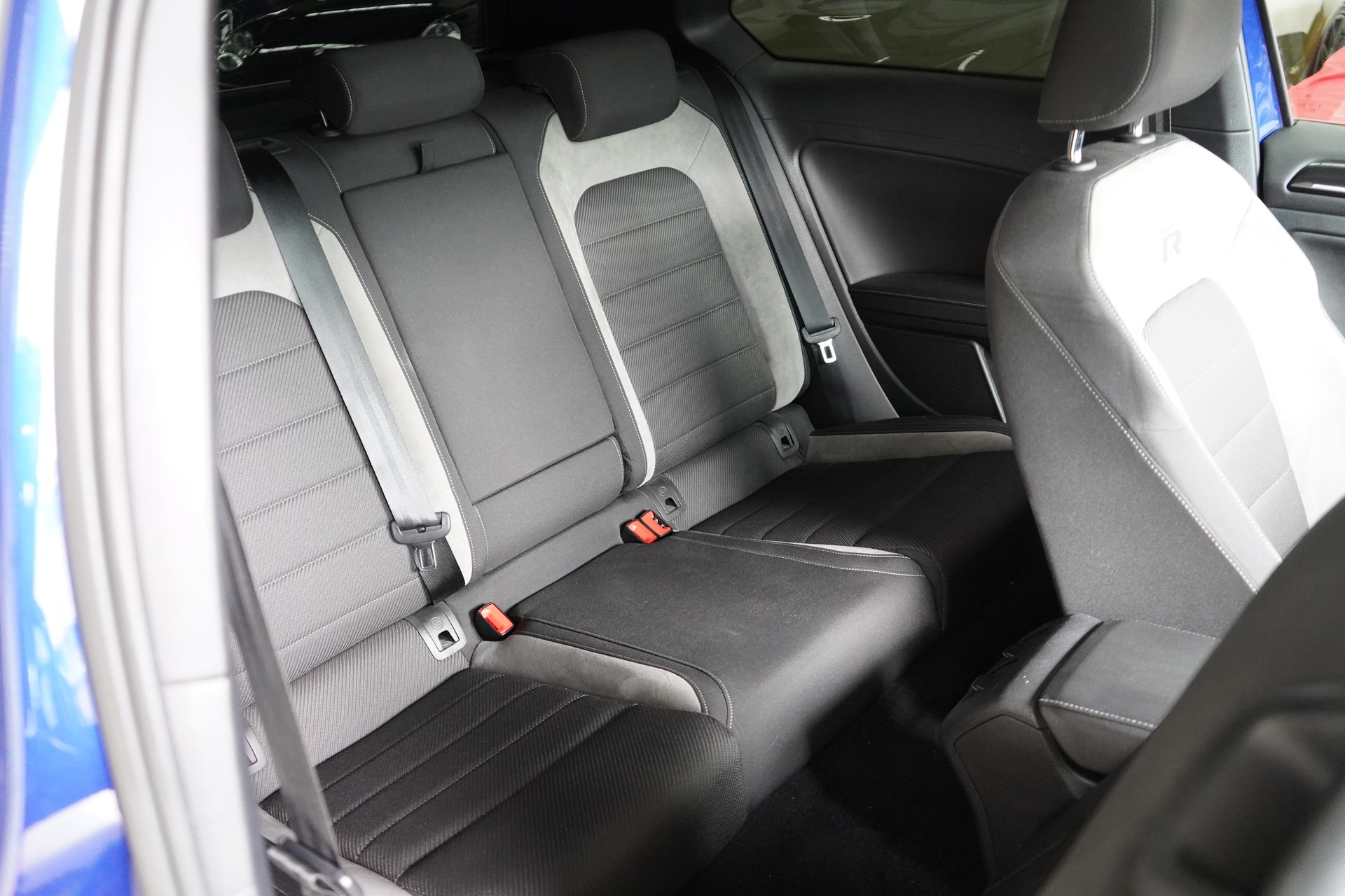 VW Golf 2.0 TSI R 4Motion DSG-image-26