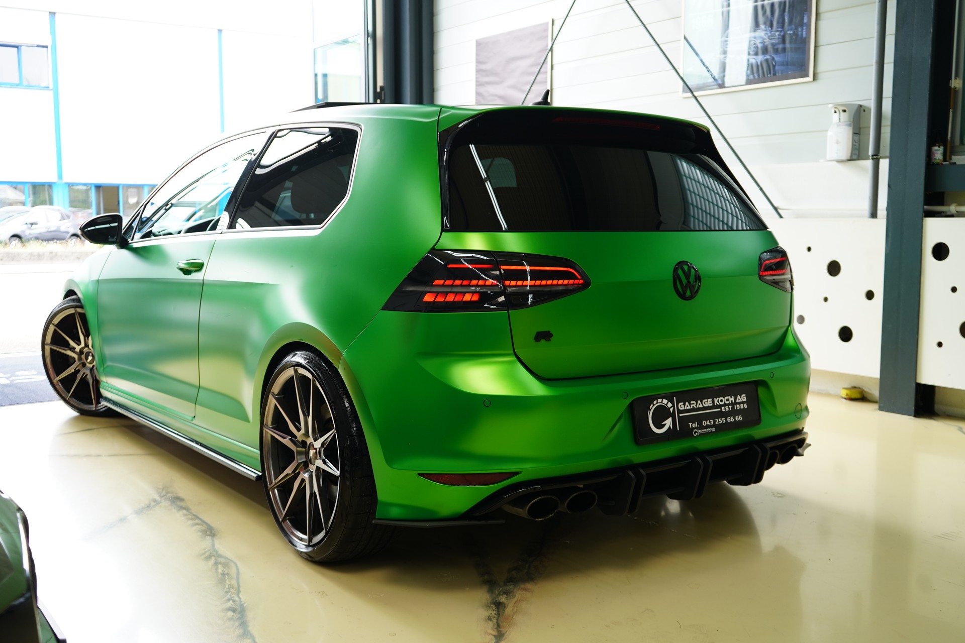 VW Golf 2.0 TSI R 4Motion DSG-image-3