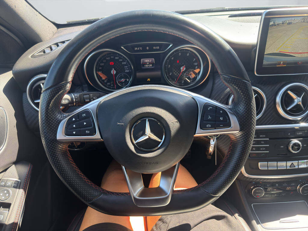 MERCEDES-BENZ A 180 AMG Line-image-14