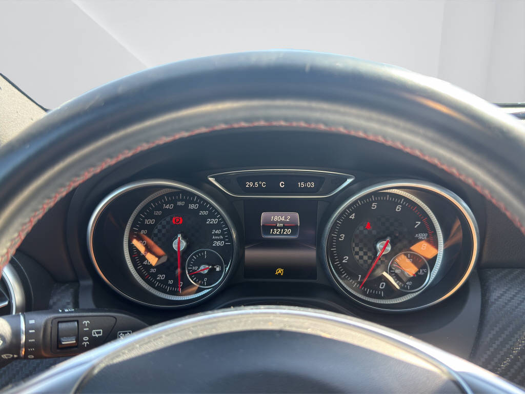 MERCEDES-BENZ A 180 AMG Line-image-13