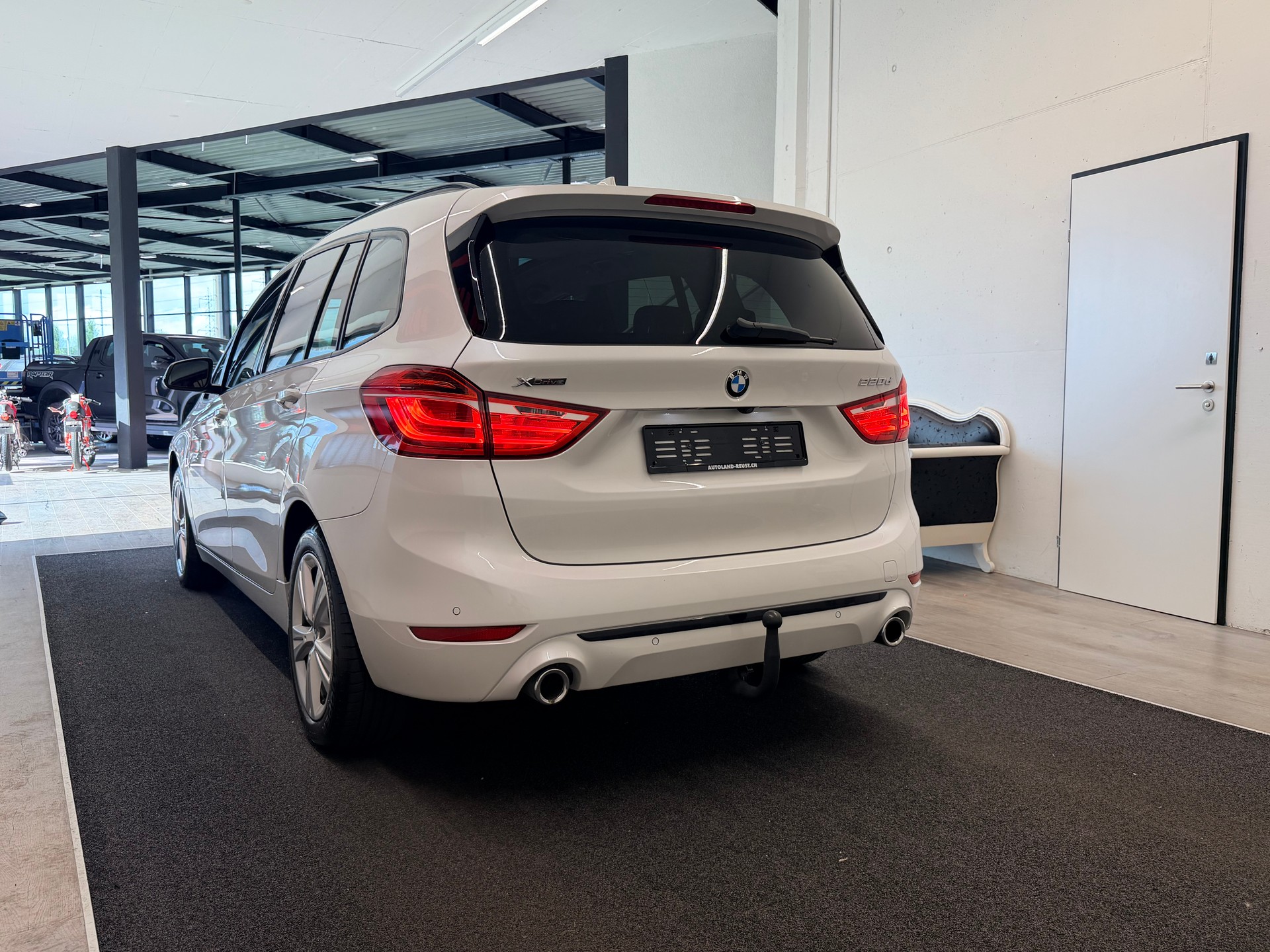 BMW 220d xDrive Gran Tourer Steptronic-image-7
