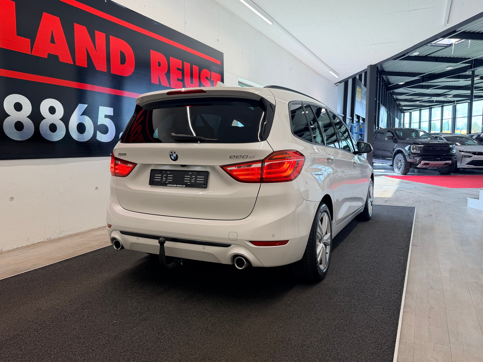 BMW 220d xDrive Gran Tourer Steptronic-image-6