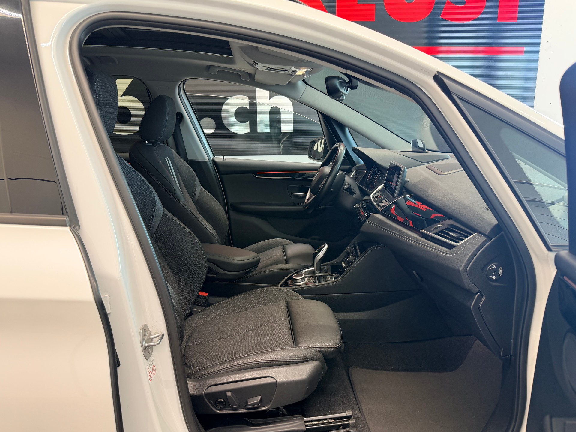 BMW 220d xDrive Gran Tourer Steptronic-image-21